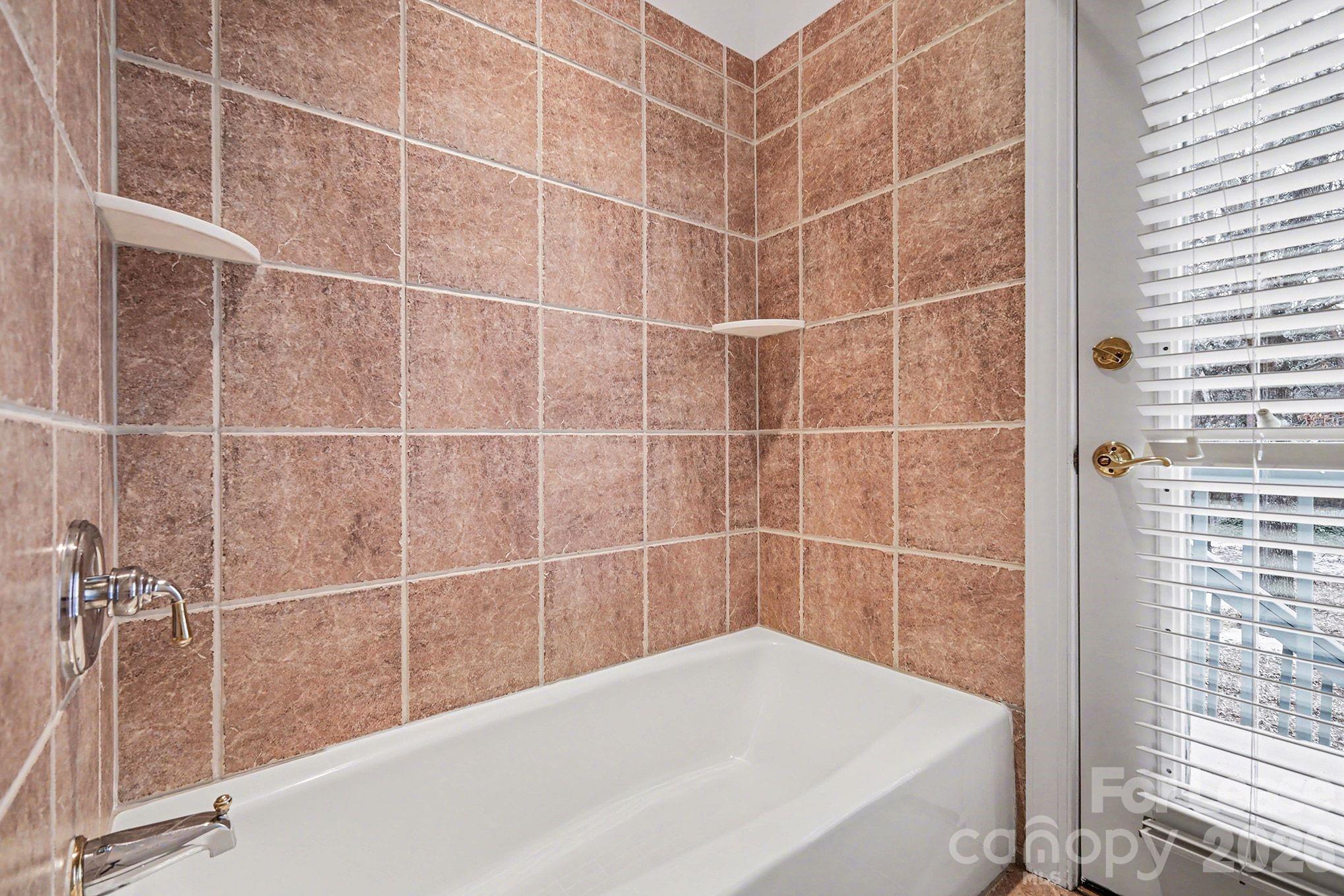 4418674 Property Photo 17