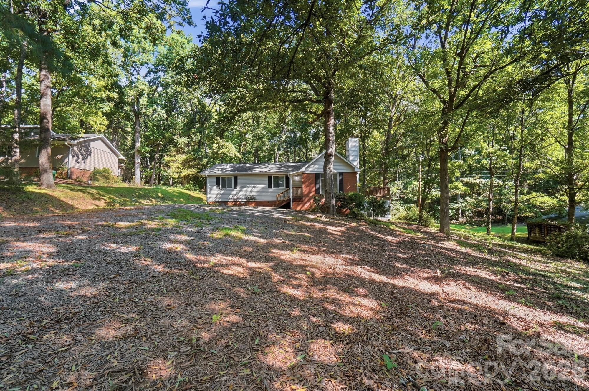 319 Settlement Drive Property Photo 1