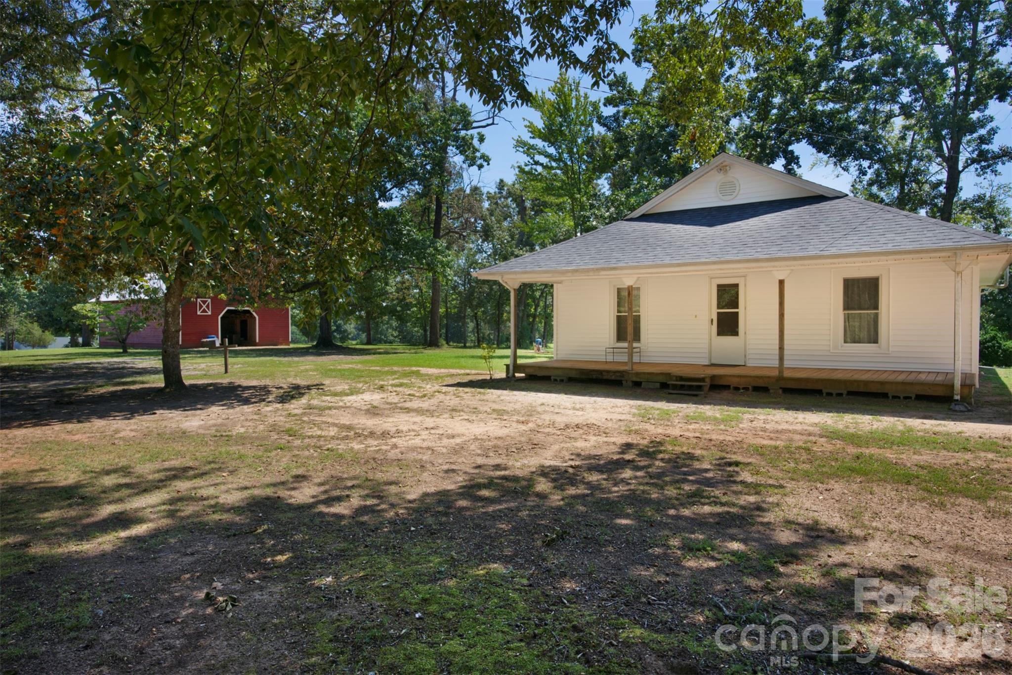 1002 Tanner Road Property Photo 6