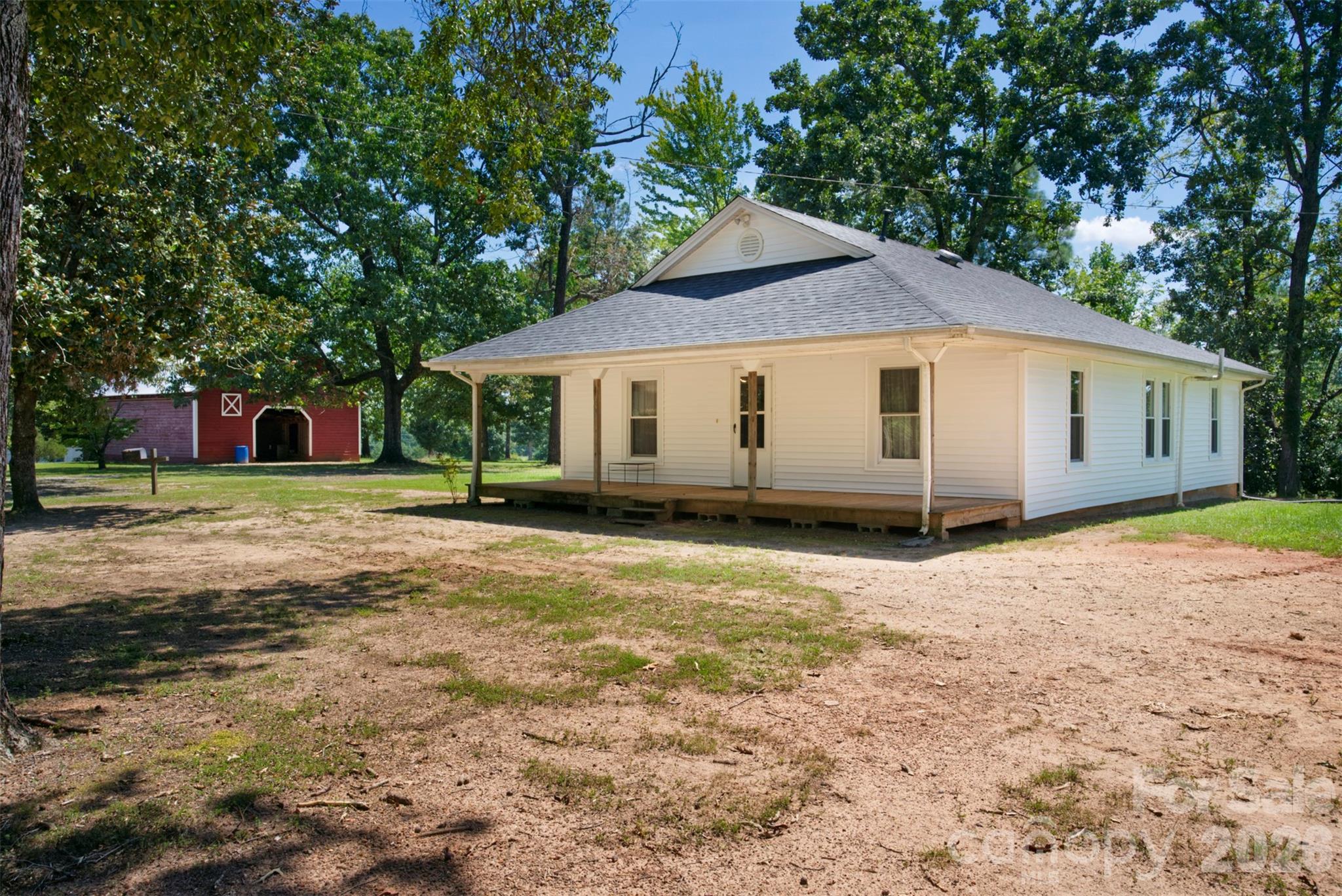 1002 Tanner Road Property Photo 7