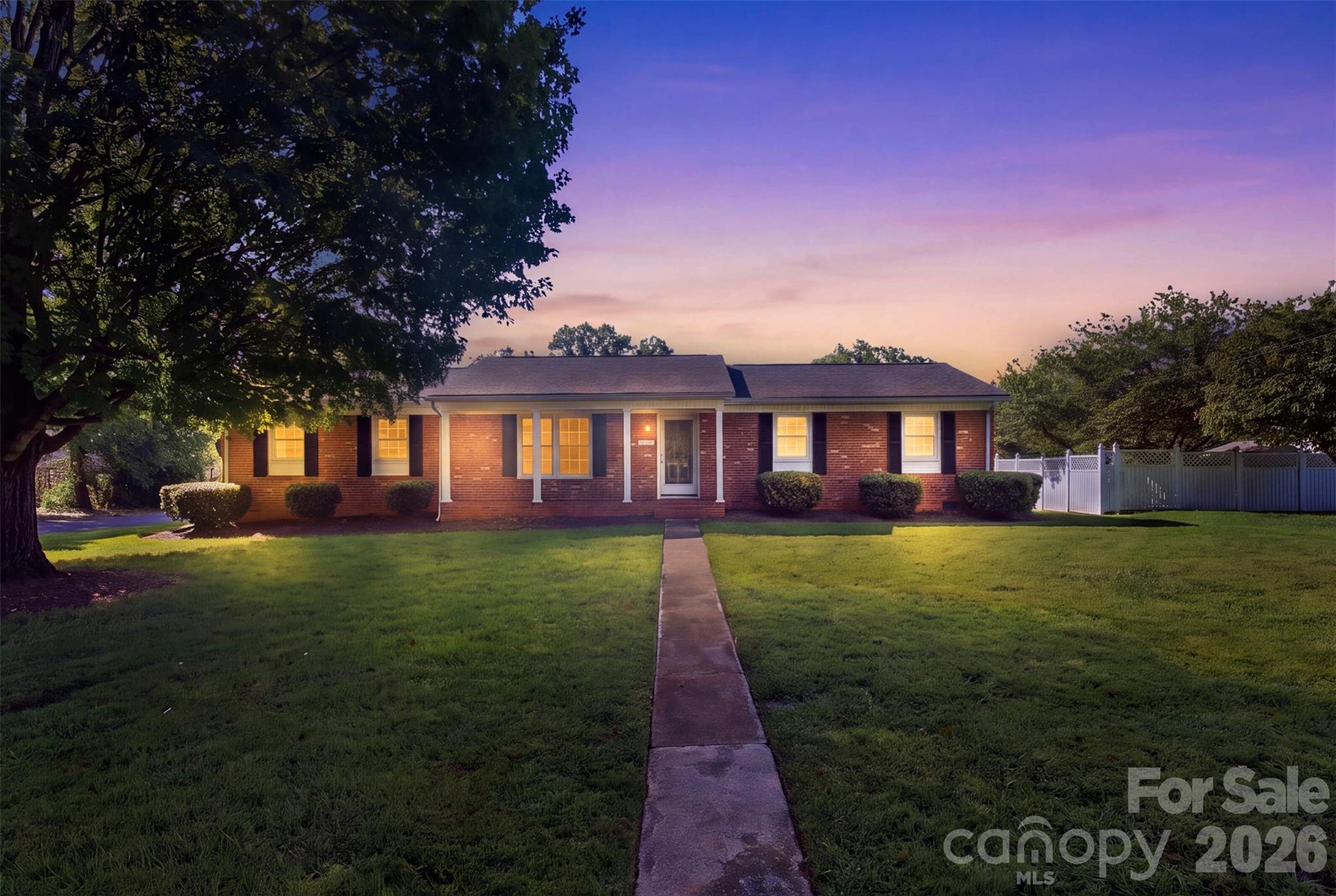 2311 Shaw Avenue Property Photo 1
