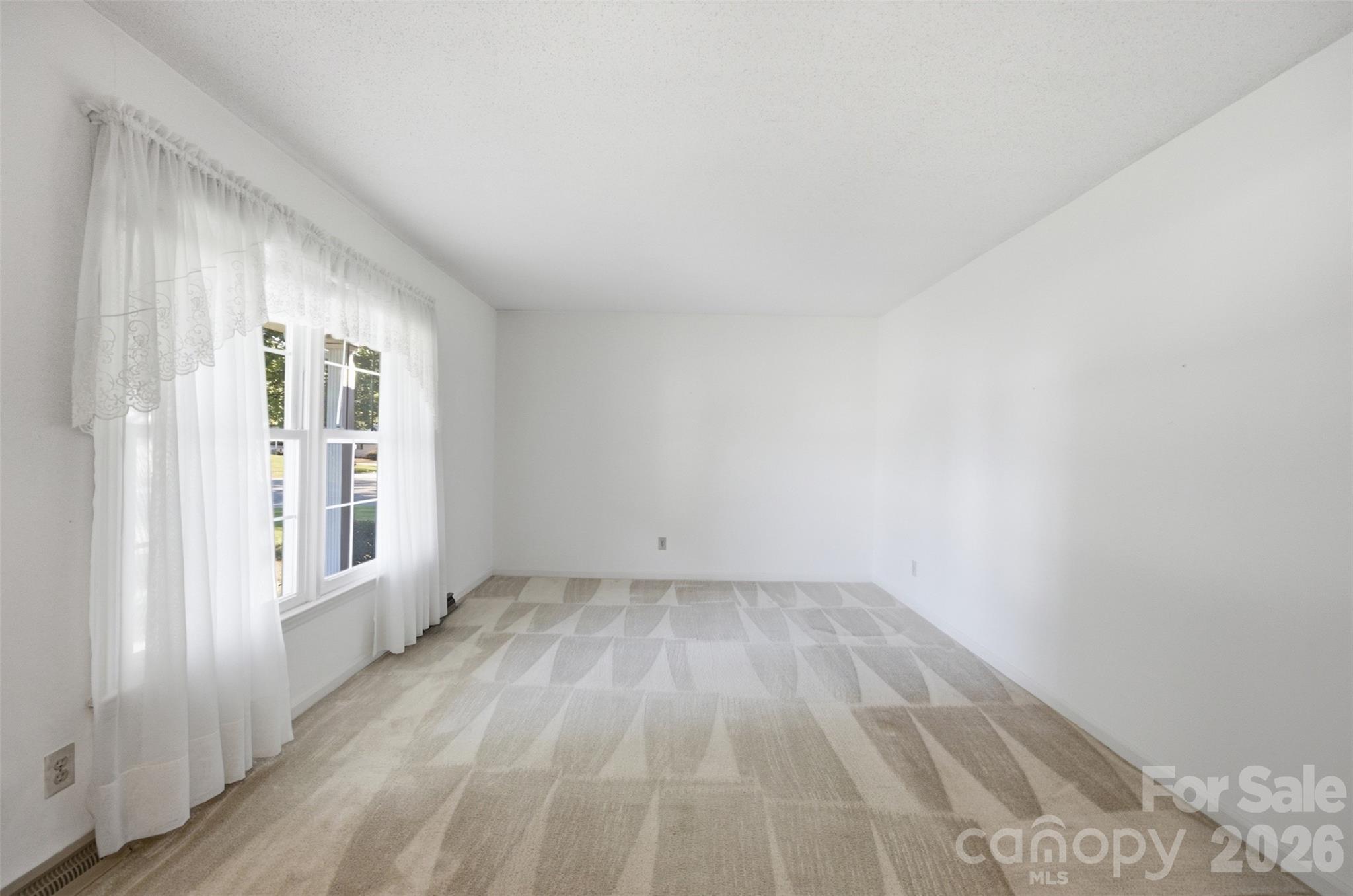 2311 Shaw Avenue Property Photo 3