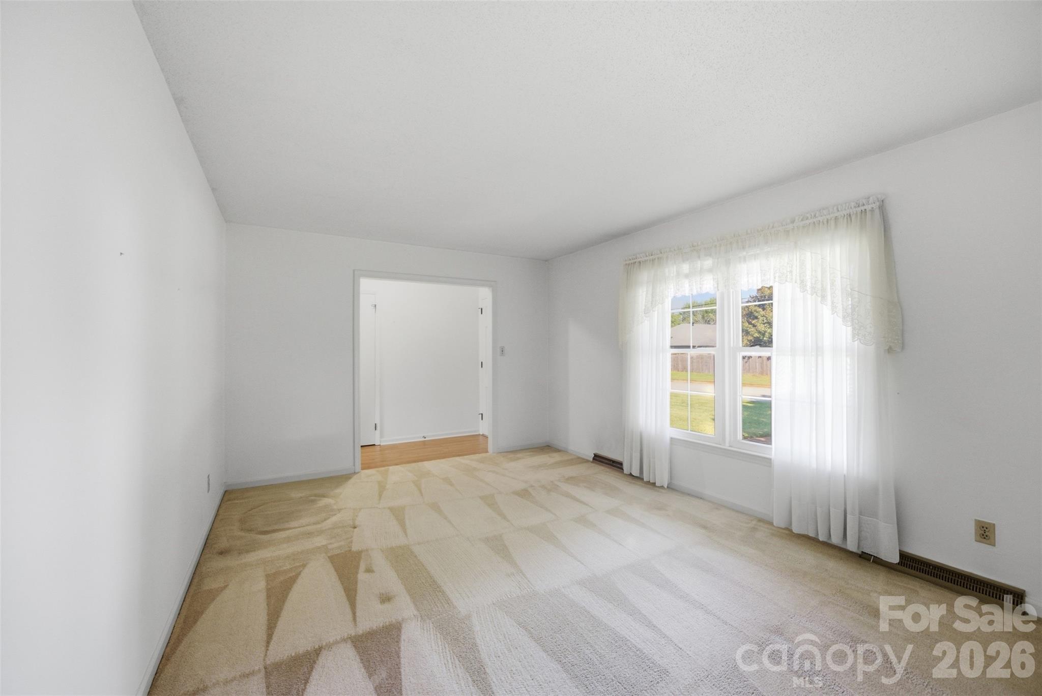 2311 Shaw Avenue Property Photo 5