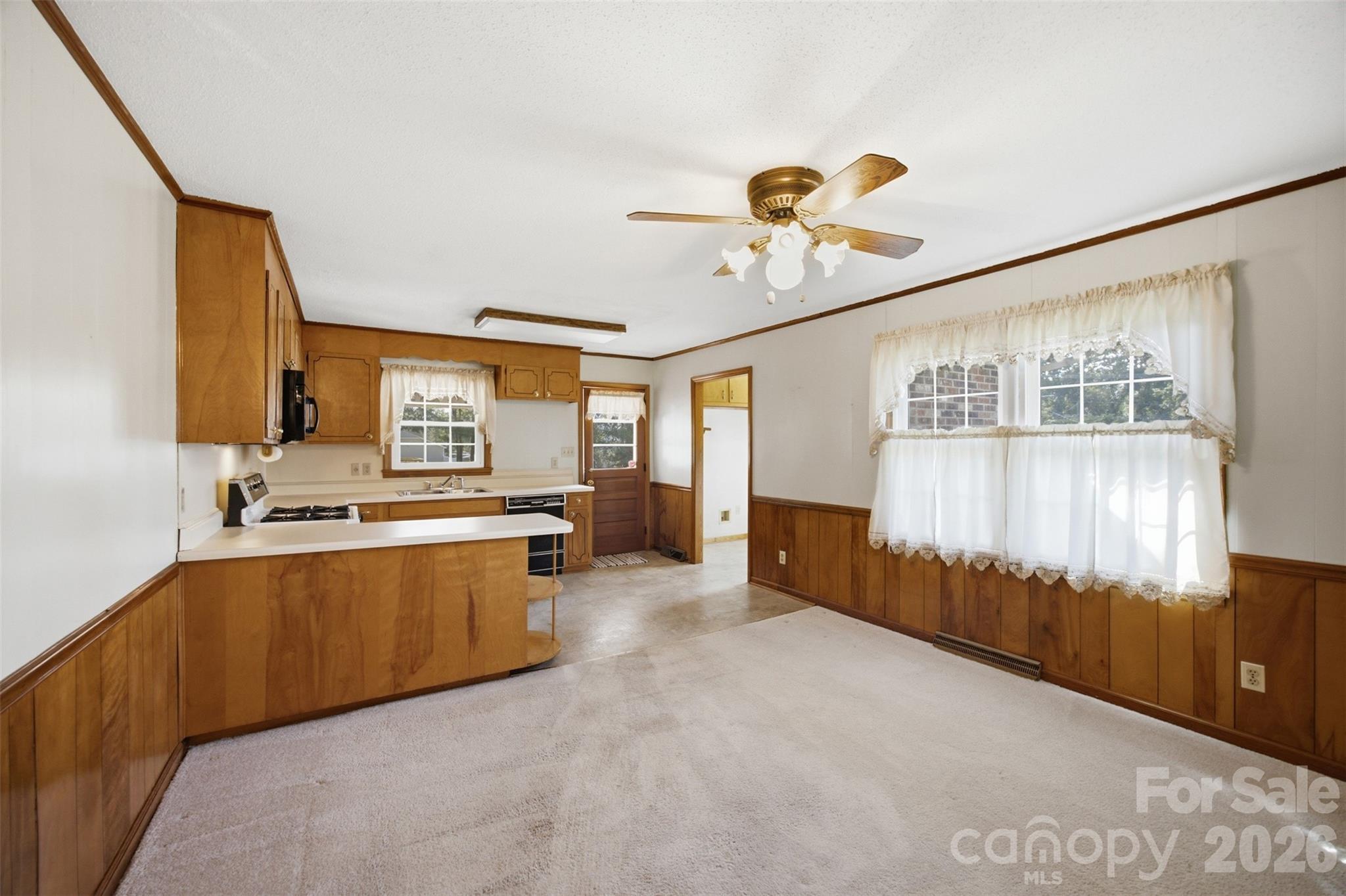 2311 Shaw Avenue Property Photo 6