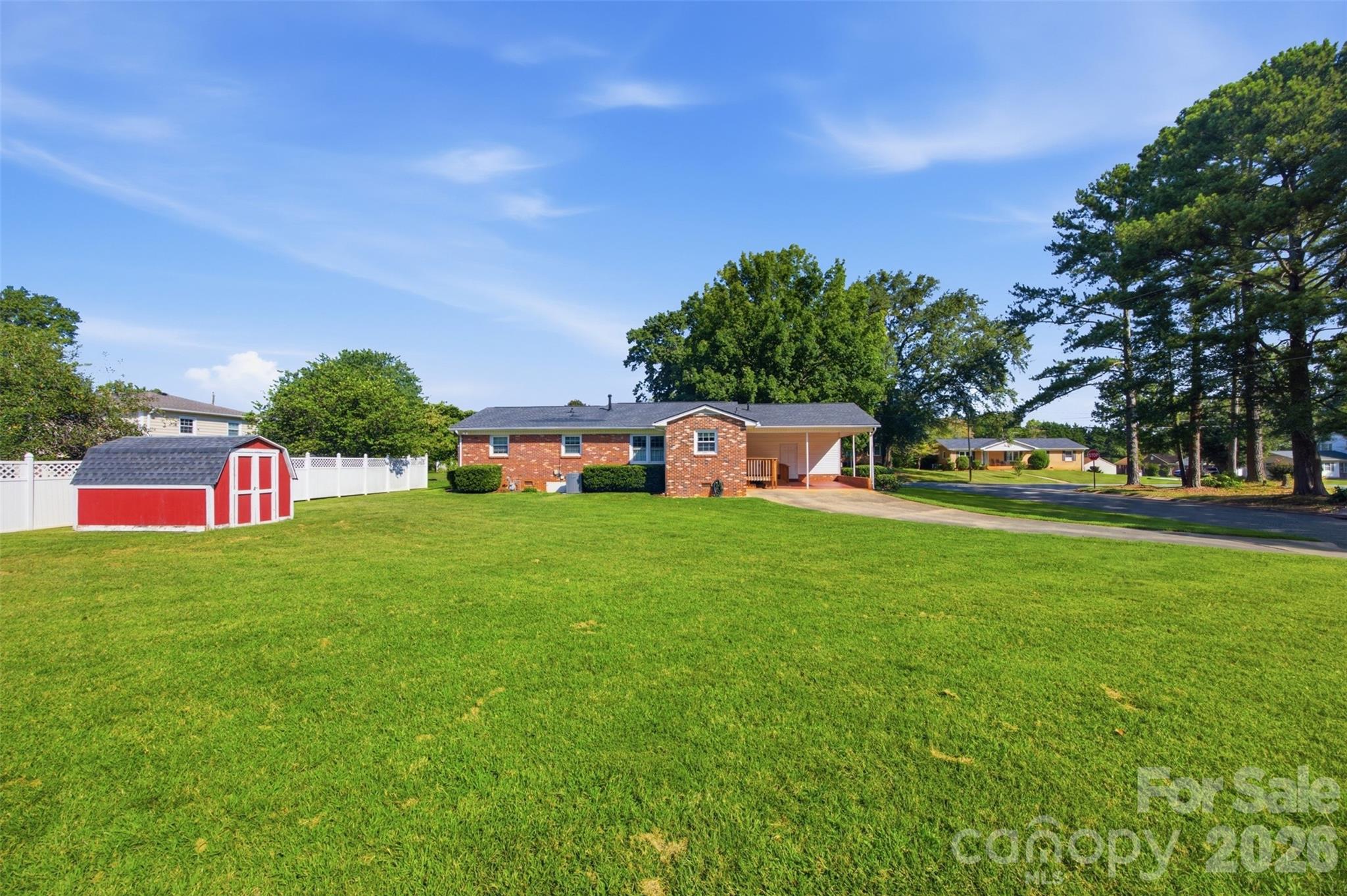 2311 Shaw Avenue Property Photo 24