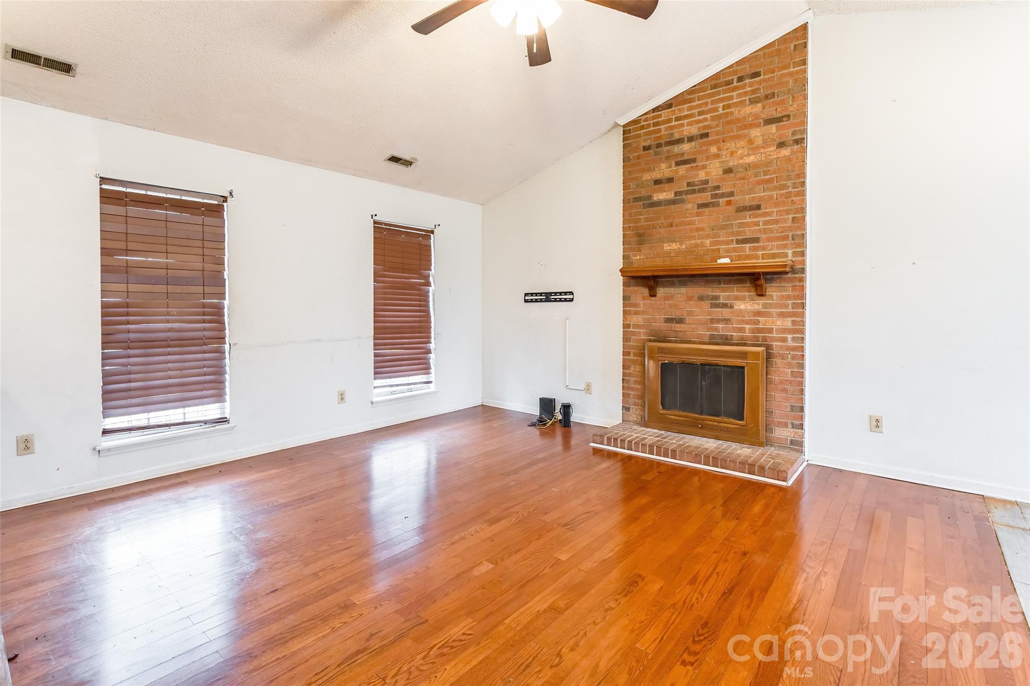 3552 Braewick Place Property Photo 4