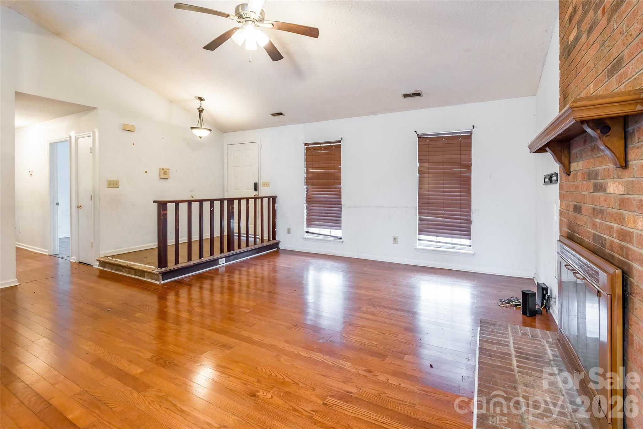 3552 Braewick Place Property Photo 5