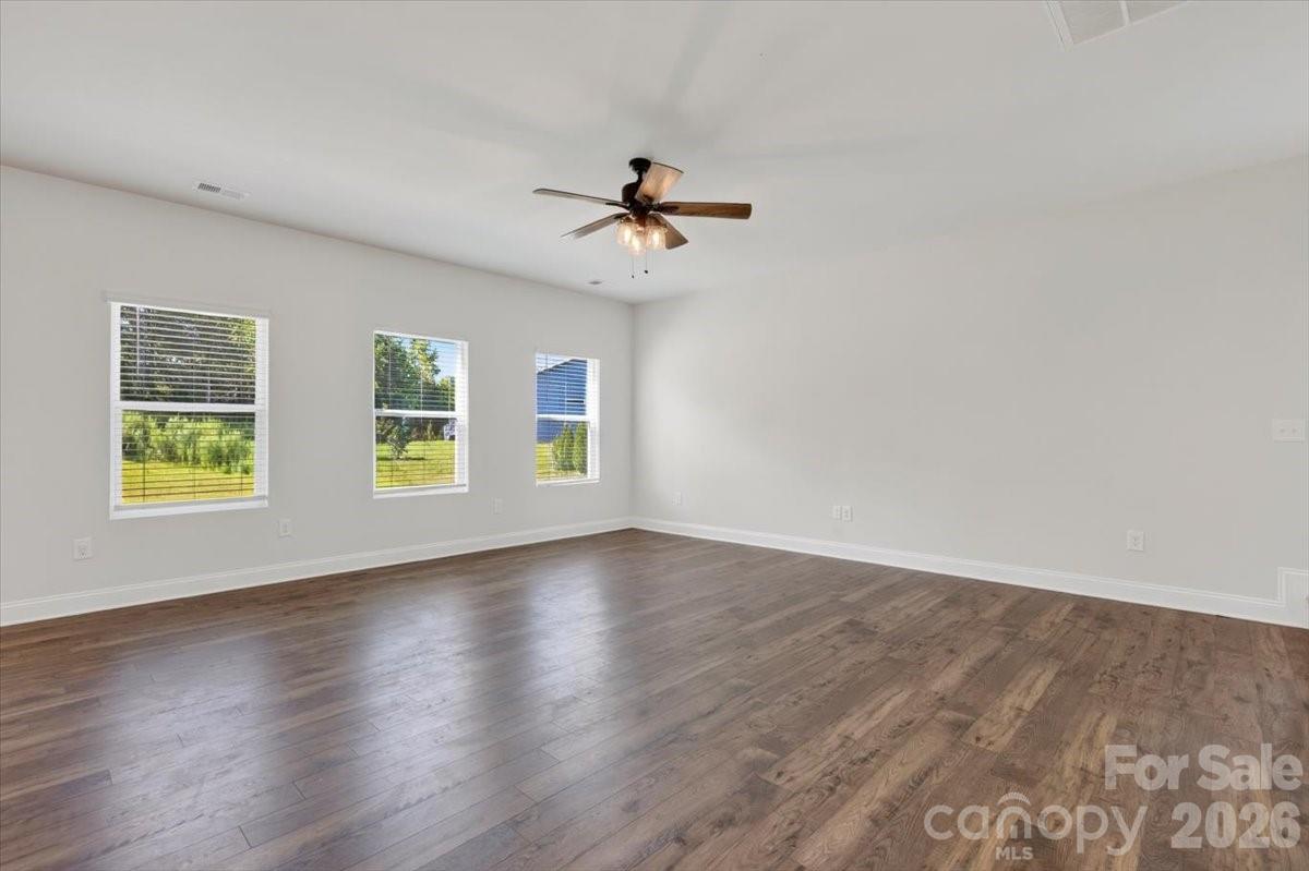 1406 Black Walnut Street Property Photo 9