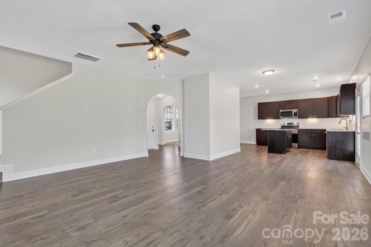 1406 Black Walnut Street Property Photo 10