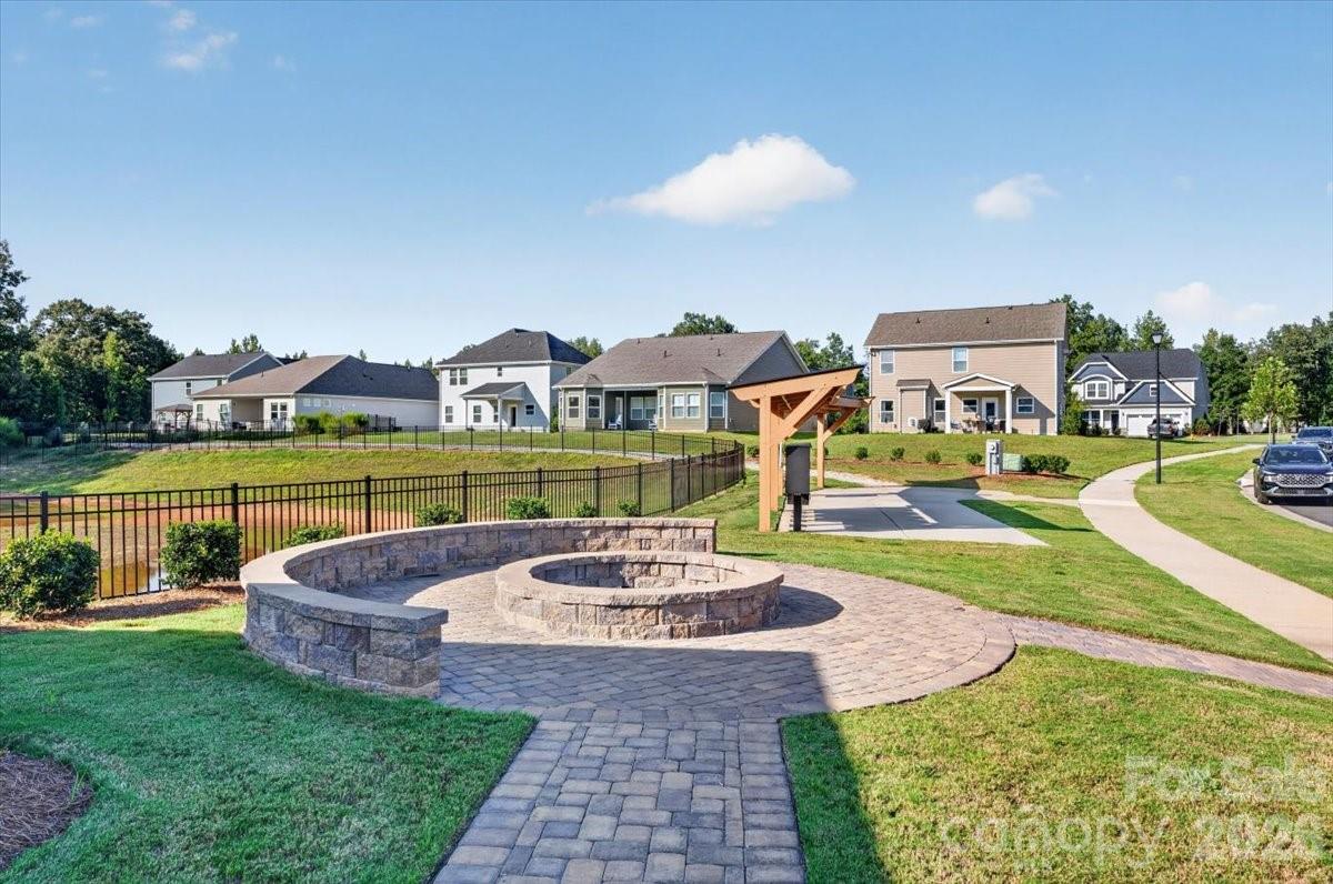 1406 Black Walnut Street Property Photo 31