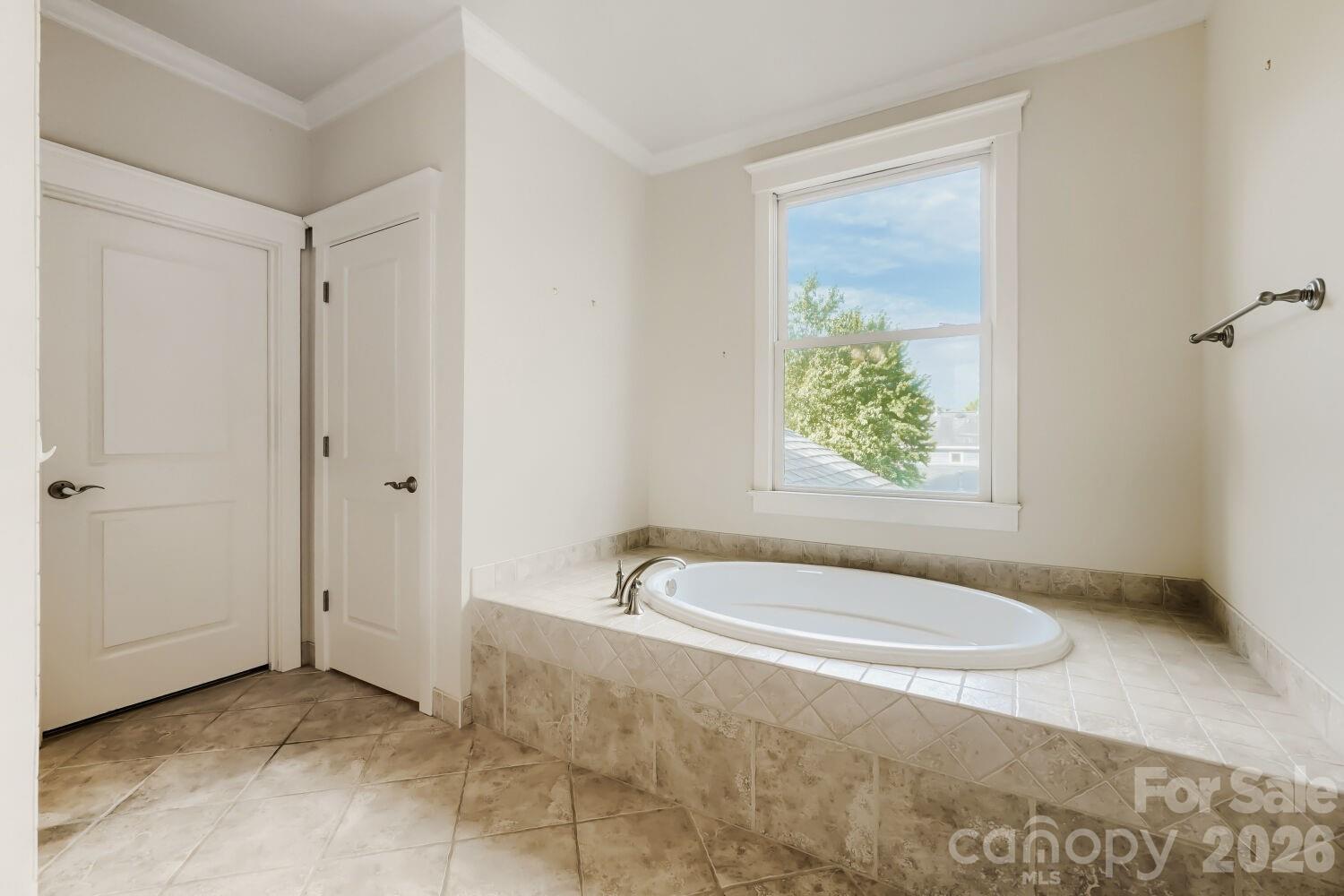 1006 Assembly Street Property Photo 15