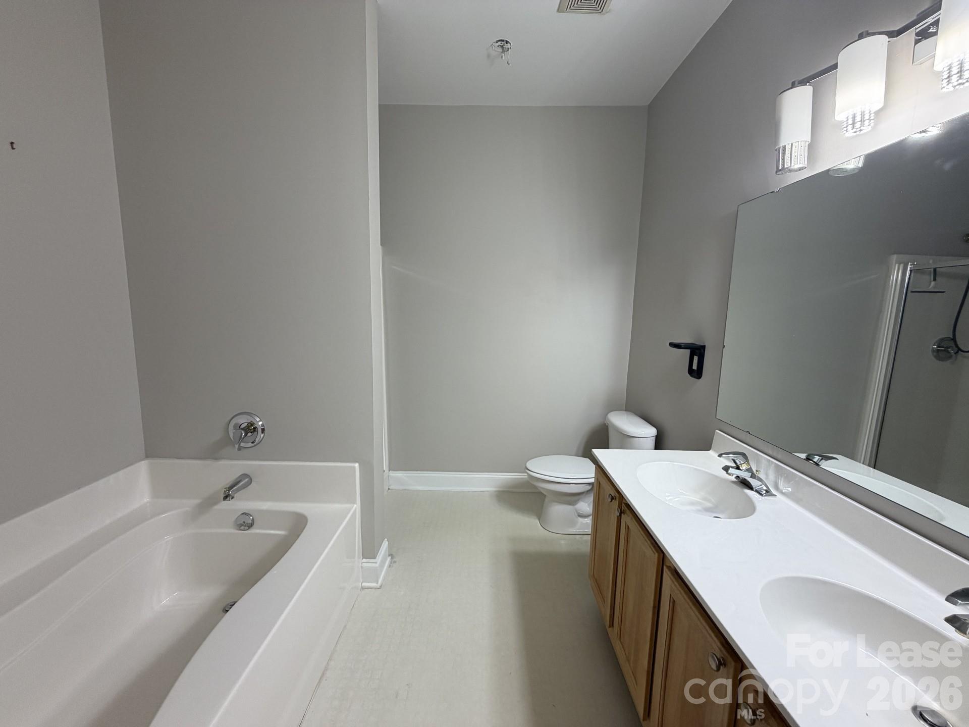 21231 Hickory Street Property Photo 8