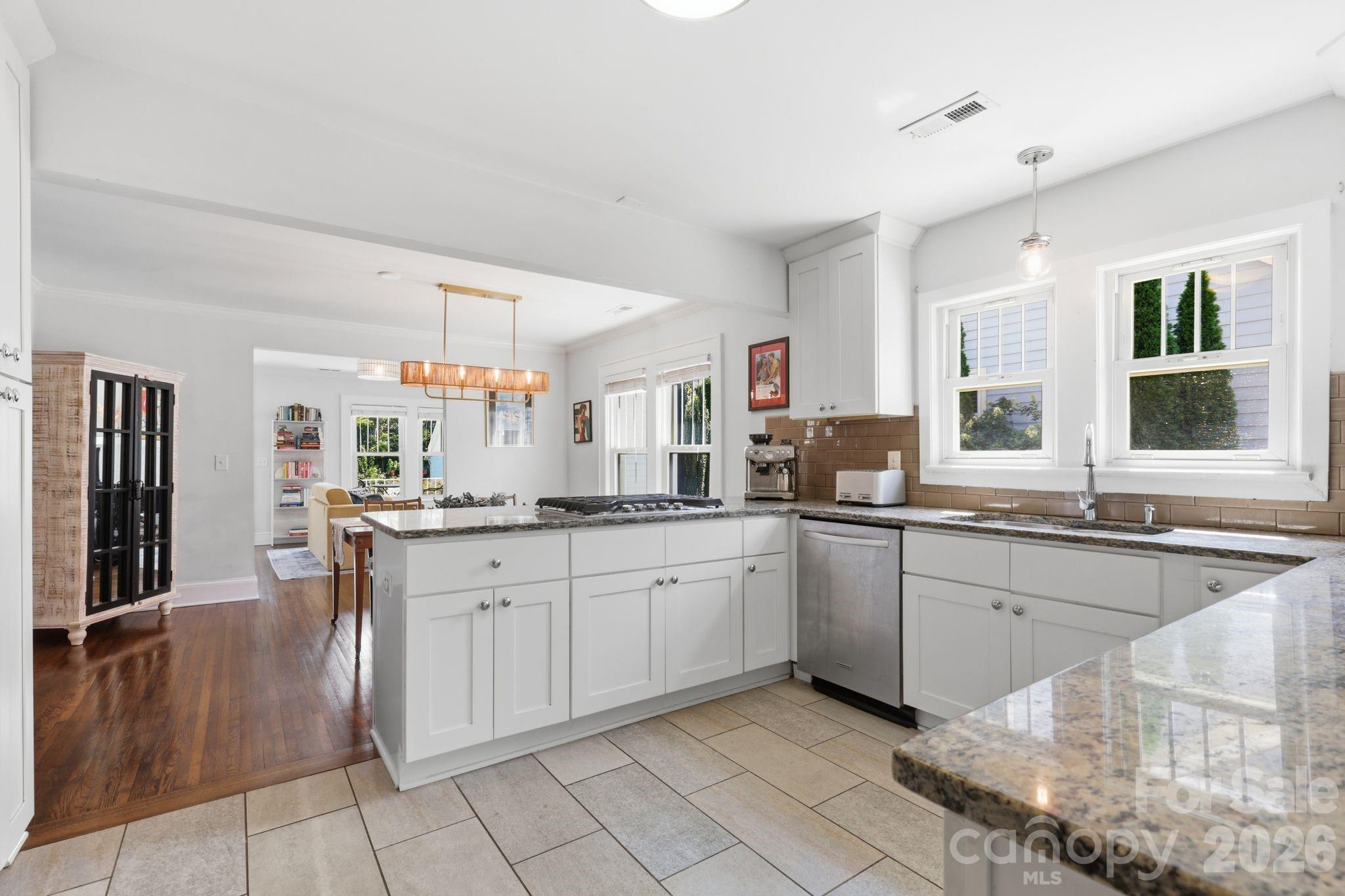 3405 Benard Avenue Property Photo 3