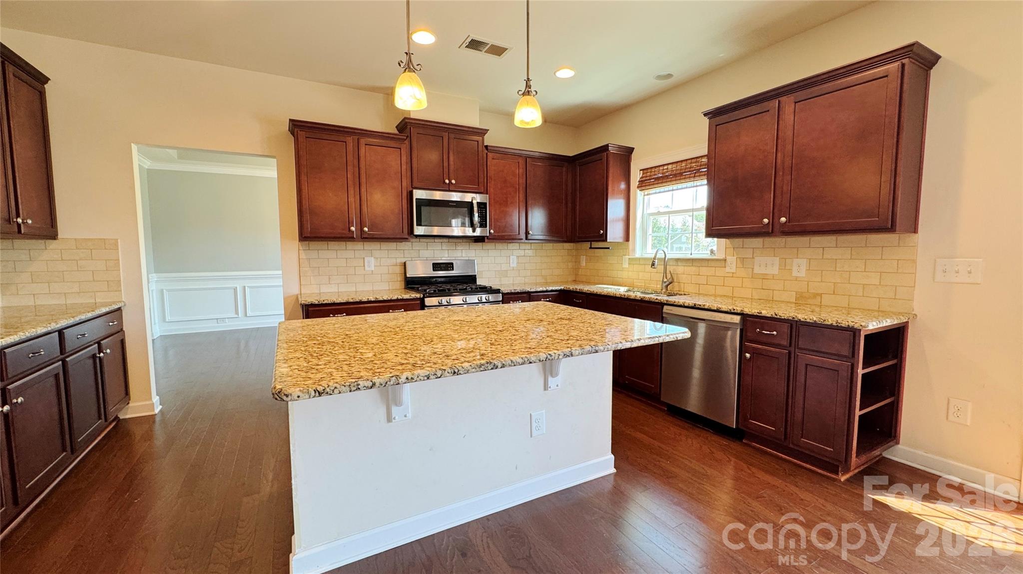 2082 Feldspar Drive Property Photo 4