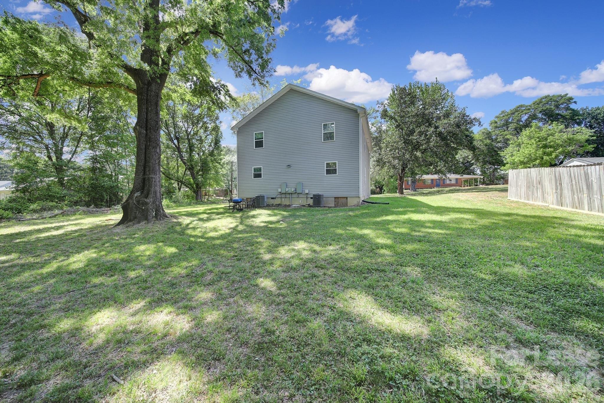 110 Carpenter Street Property Photo 2