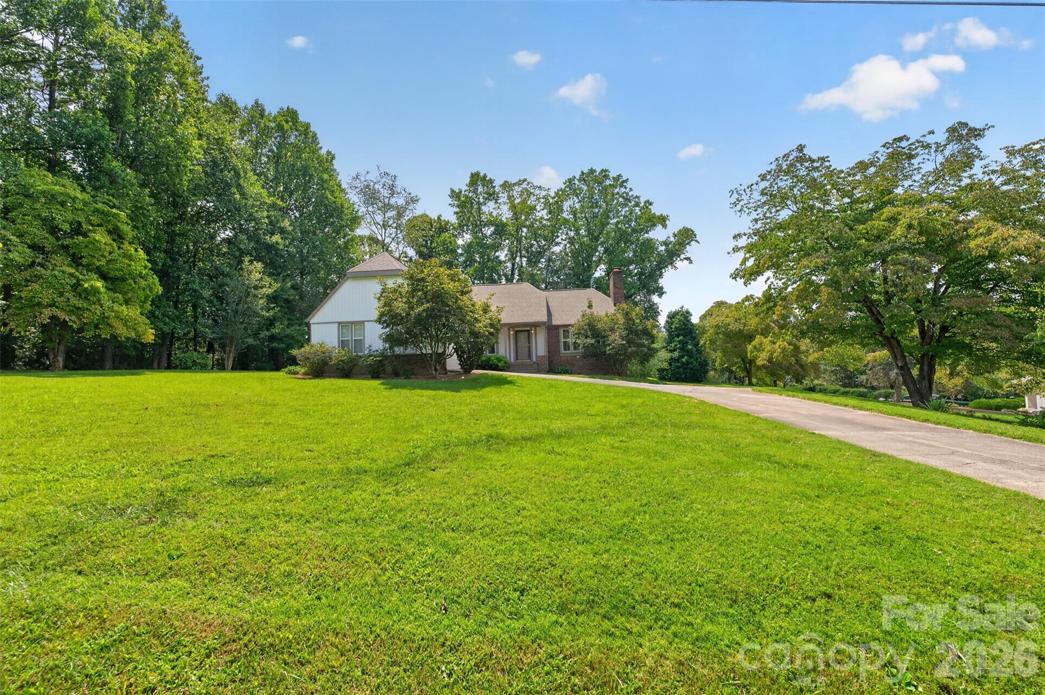 2923 Dogwood Drive Property Photo 2