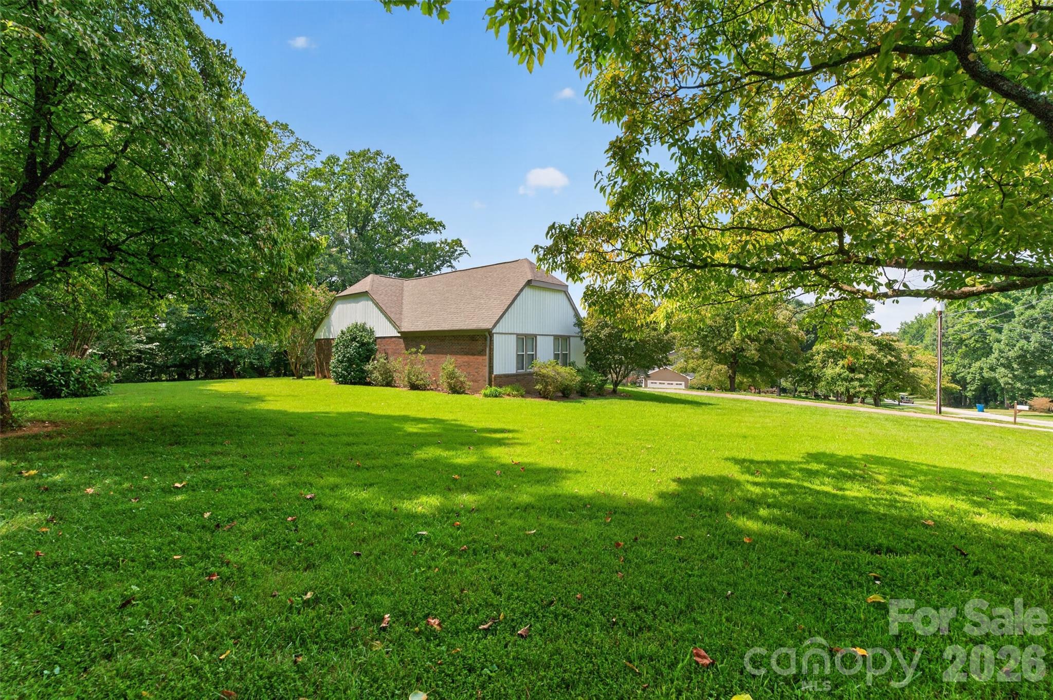 2923 Dogwood Drive Property Photo 3
