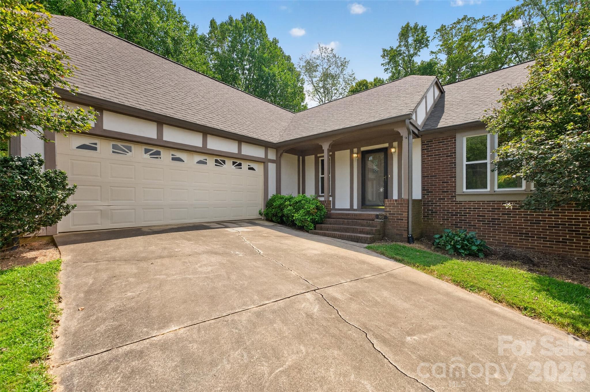 2923 Dogwood Drive Property Photo 4