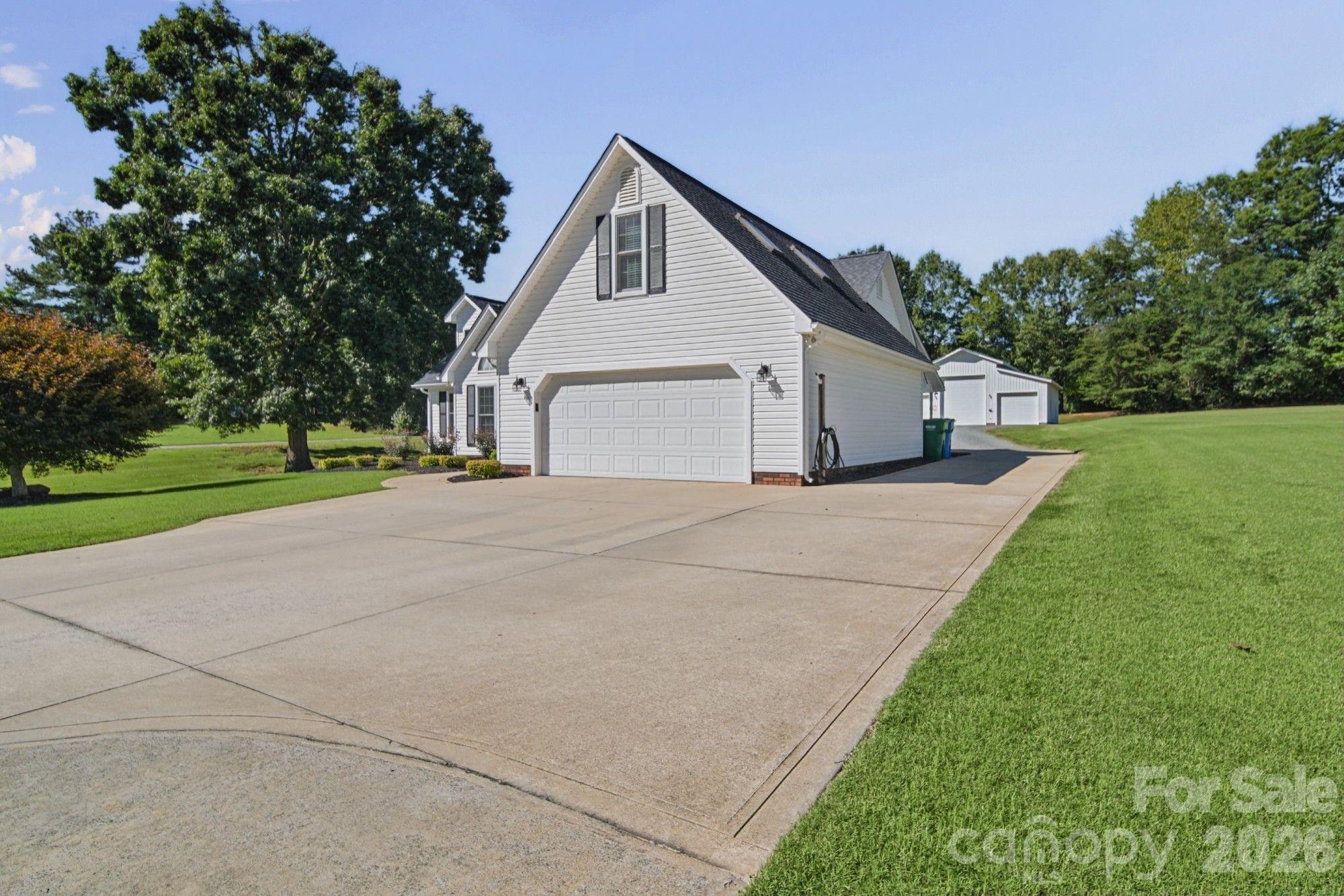 620 Redah Avenue Property Photo 3