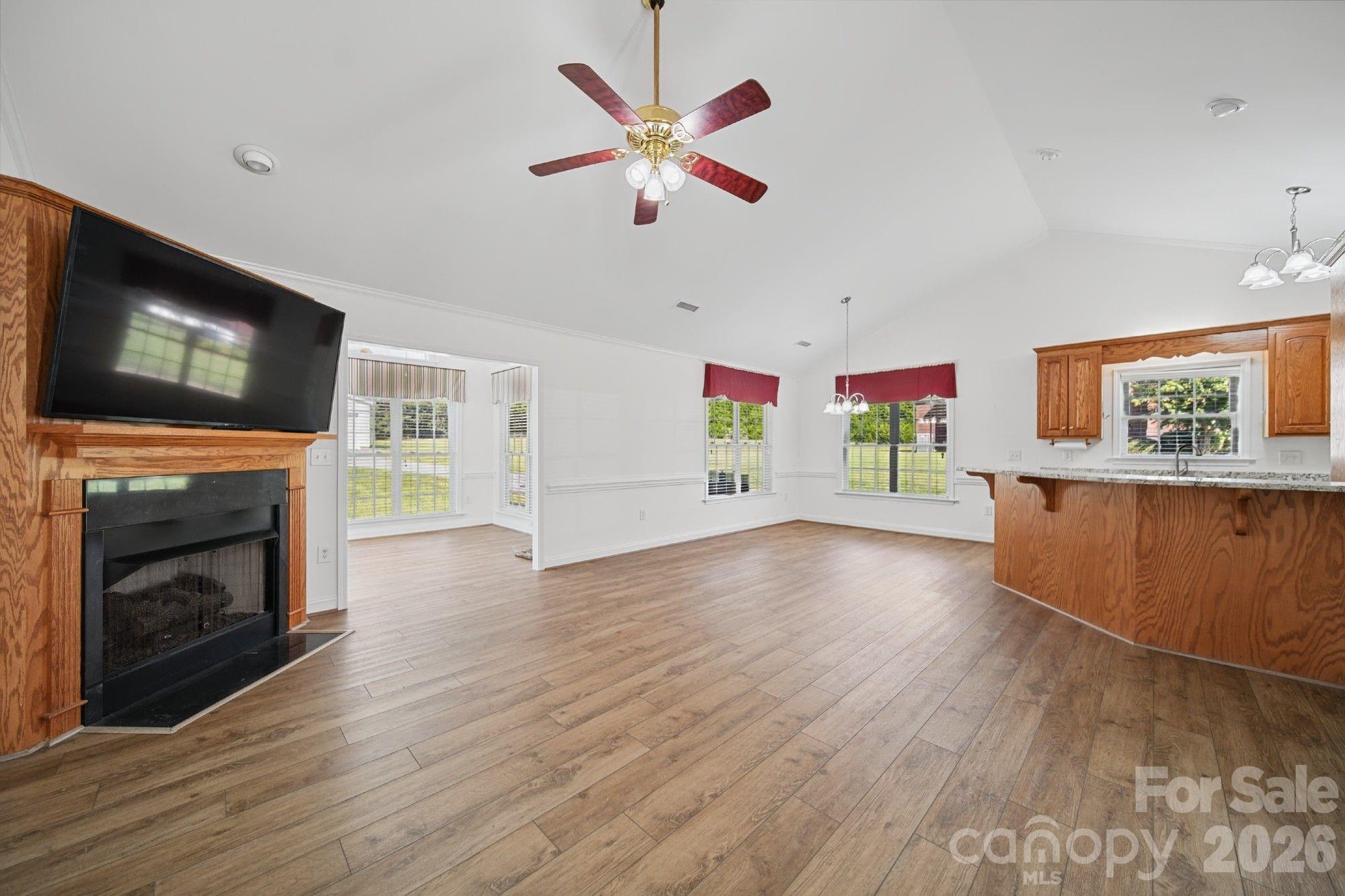 620 Redah Avenue Property Photo 4