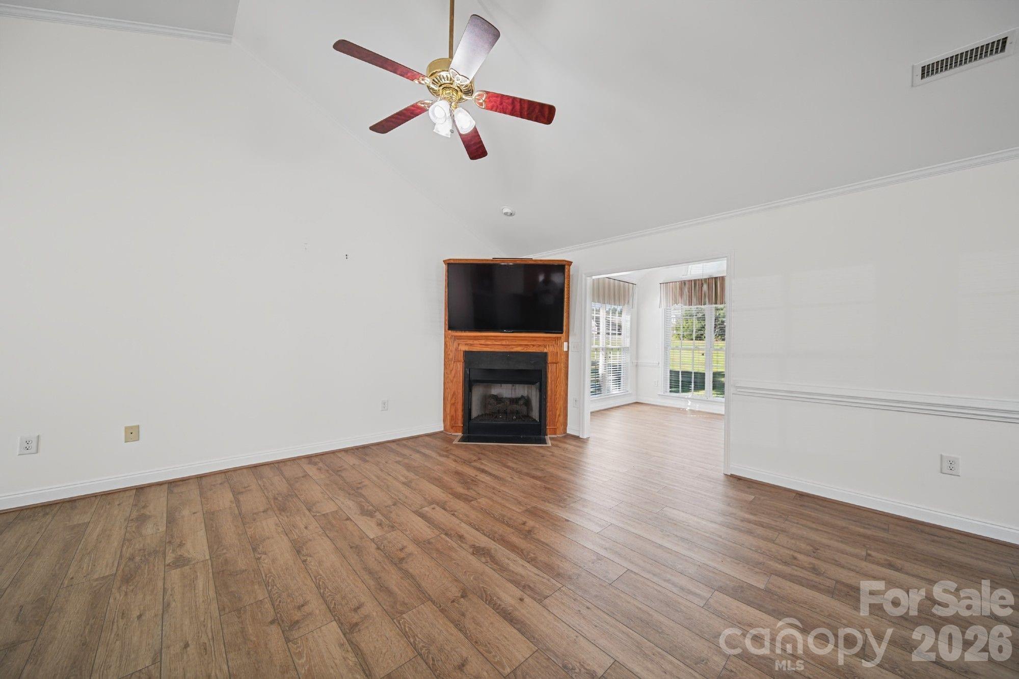 620 Redah Avenue Property Photo 5