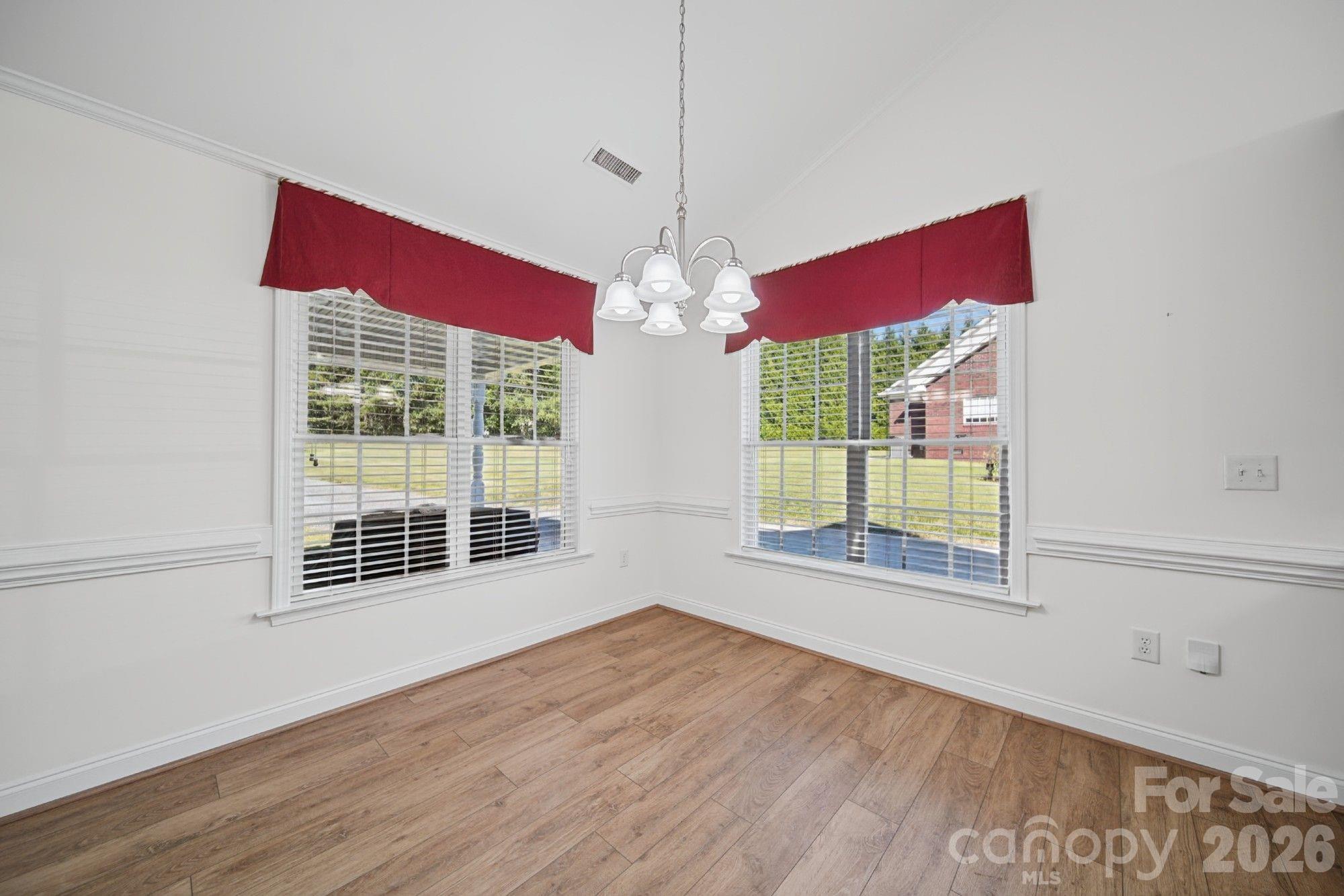 620 Redah Avenue Property Photo 6