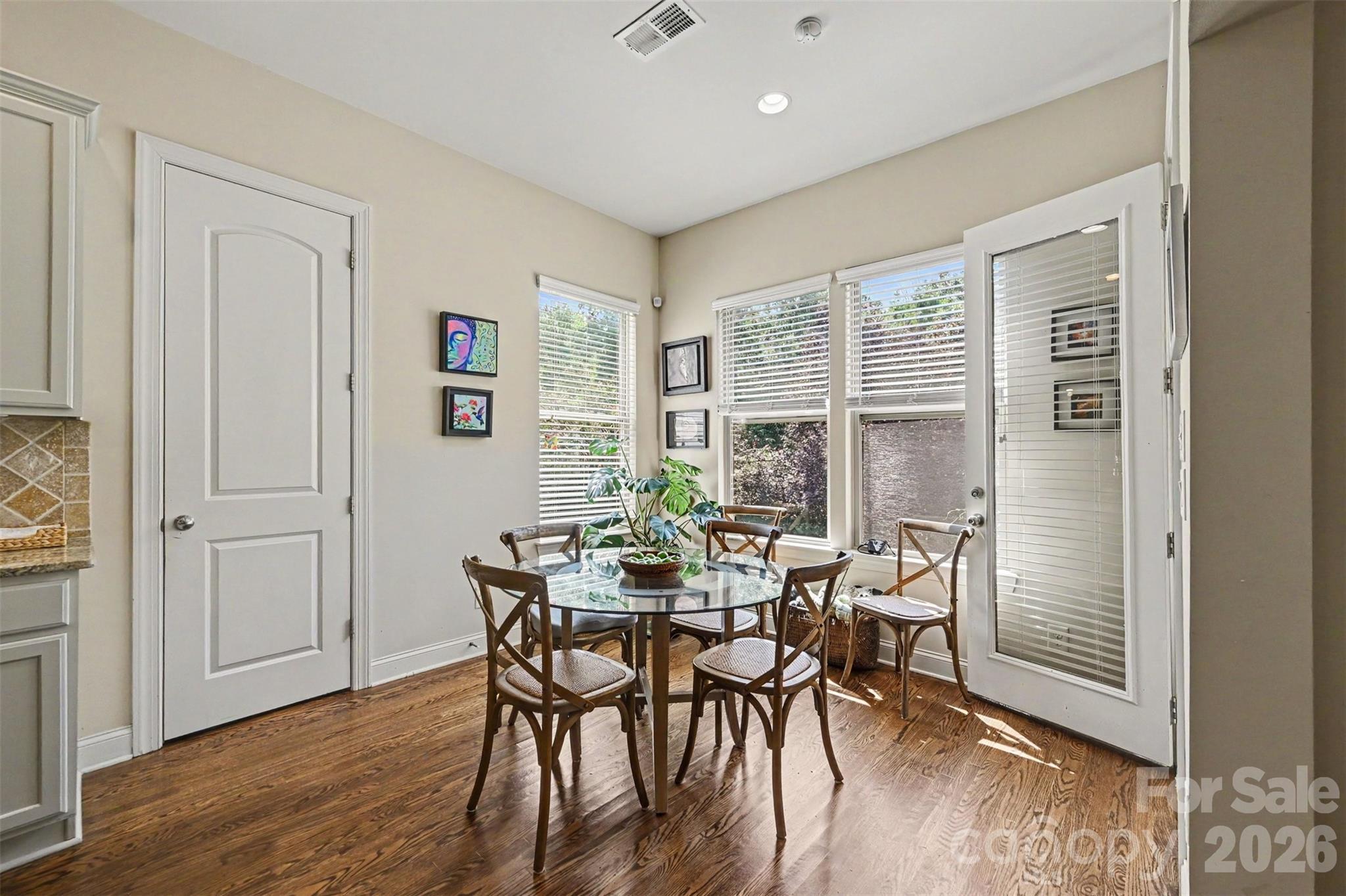 4106 Deer Track Court Property Photo 10