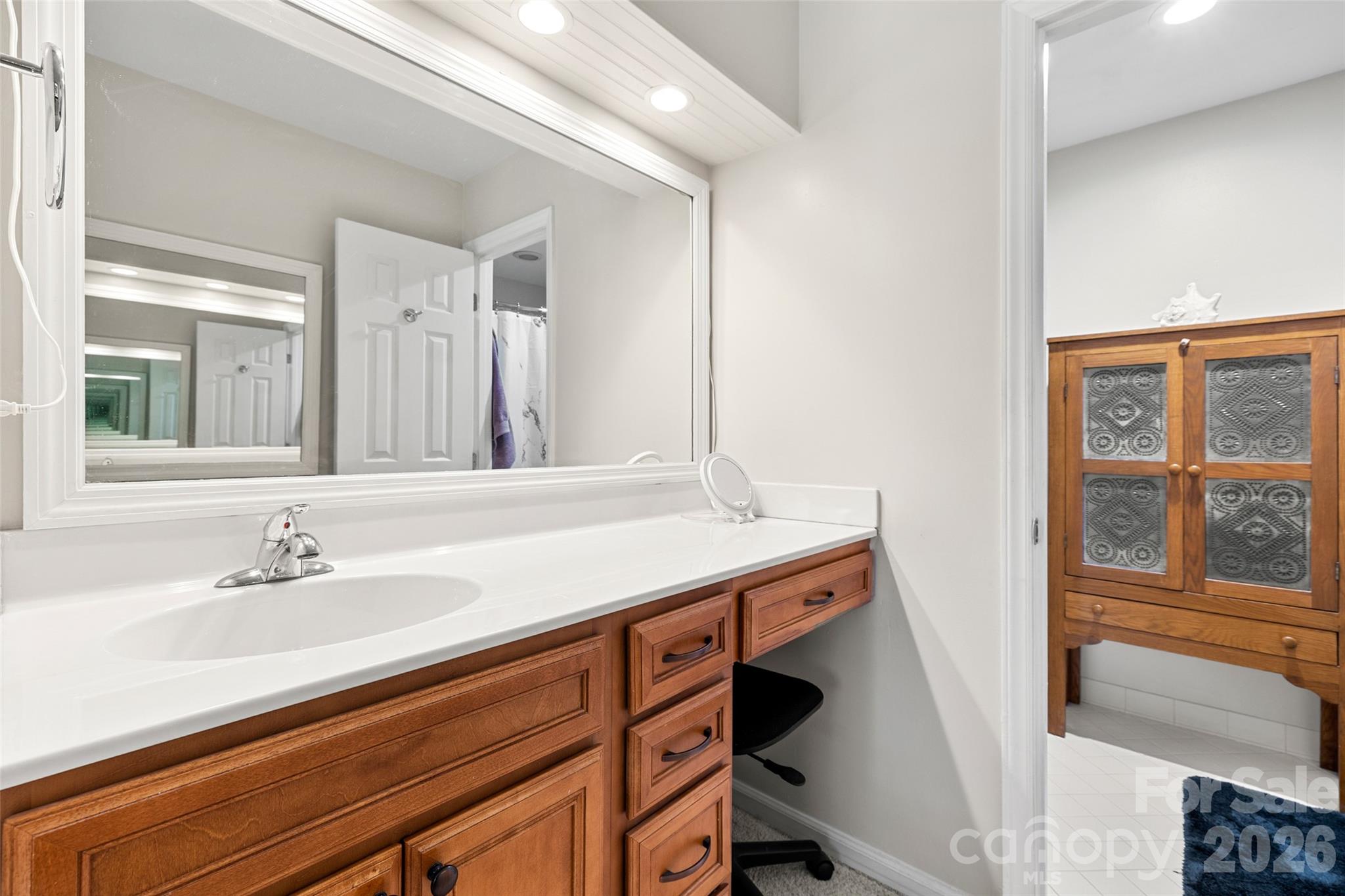7912 Greenside Court Property Photo 12