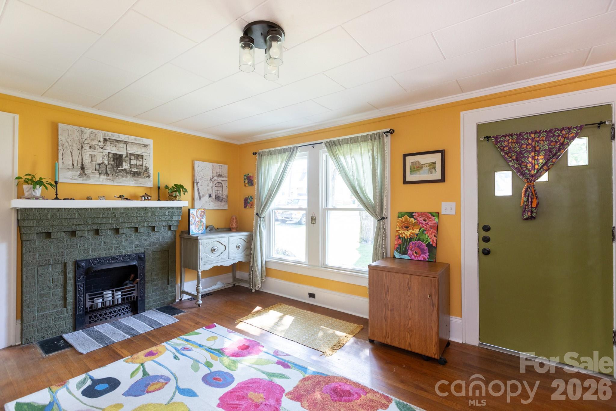 1030 N Jackson Street Property Photo 5