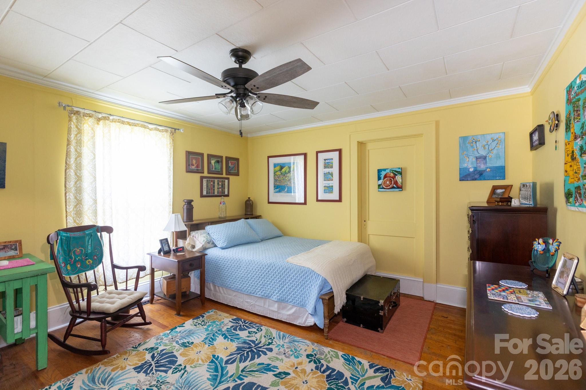 1030 N Jackson Street Property Photo 8