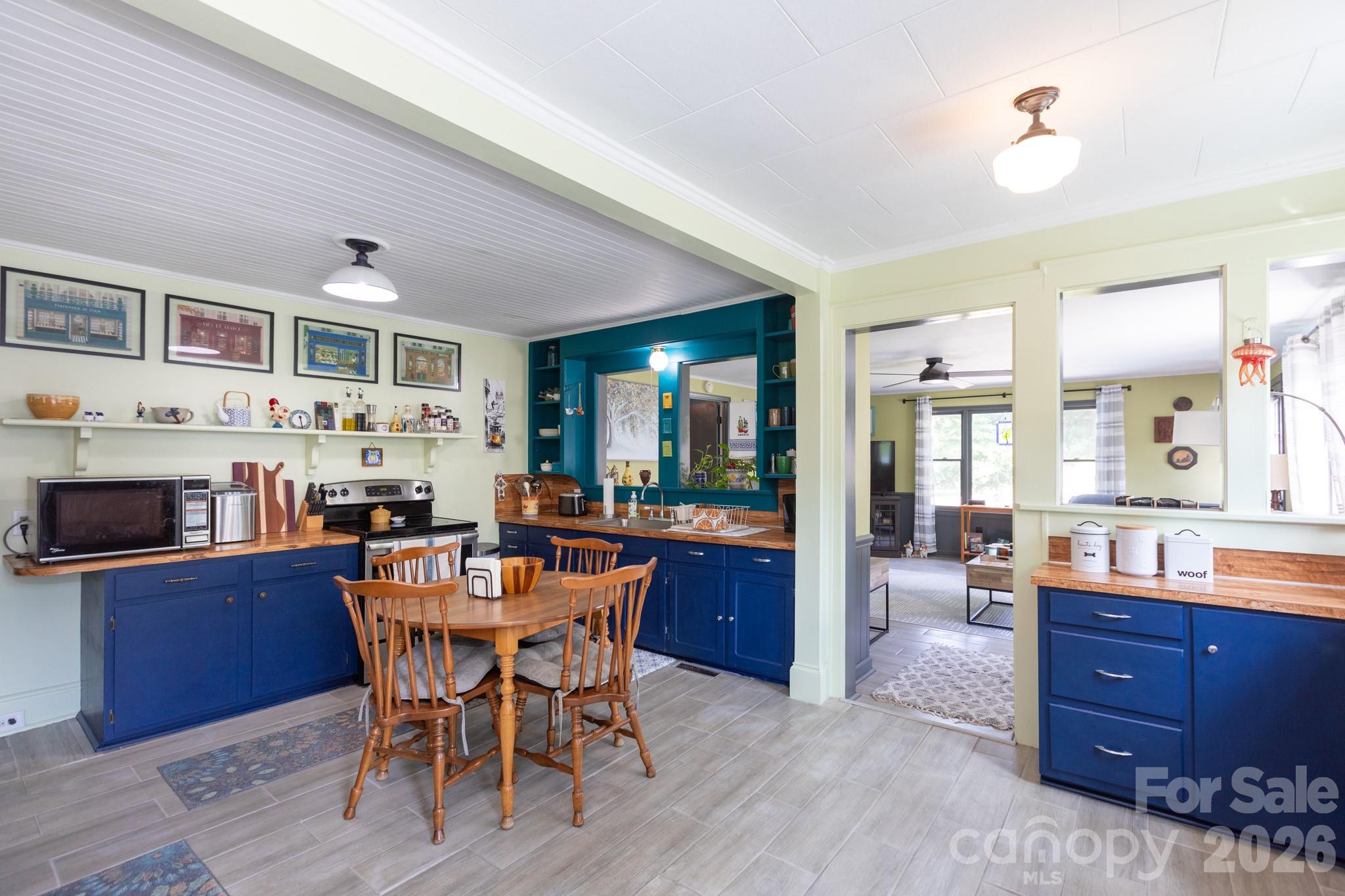 1030 N Jackson Street Property Photo 10