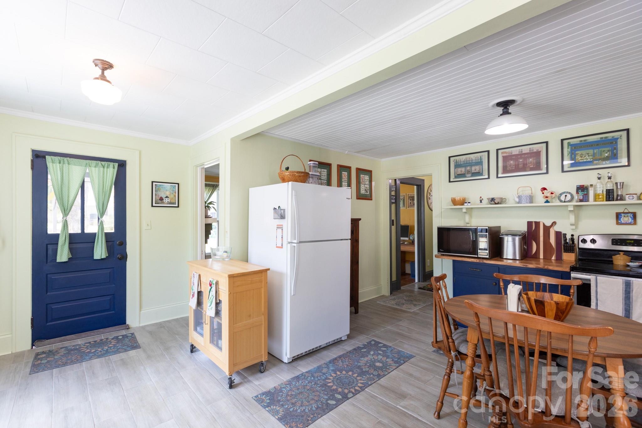 1030 N Jackson Street Property Photo 11