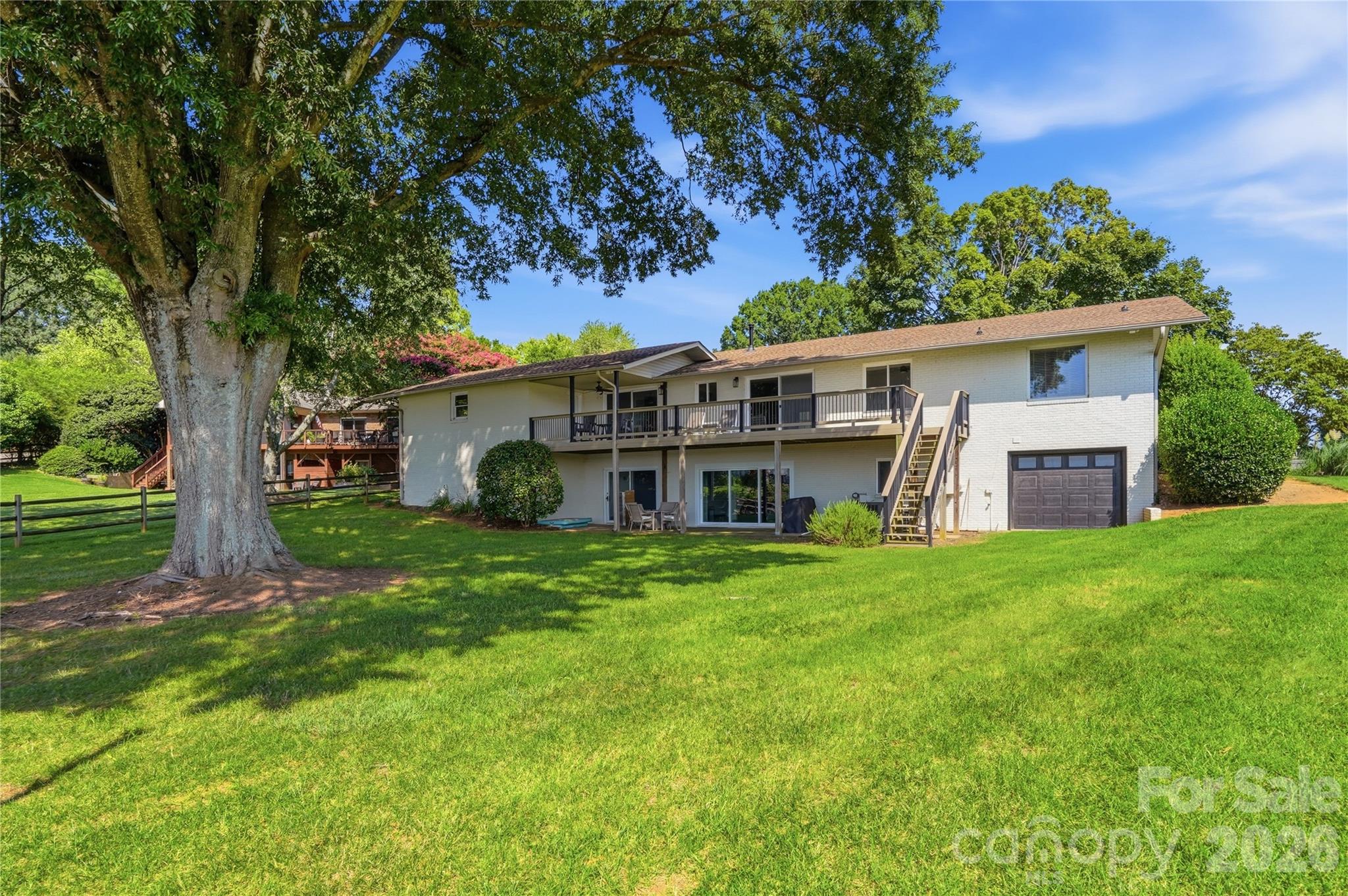 332 Shoreline Loop Property Photo 4