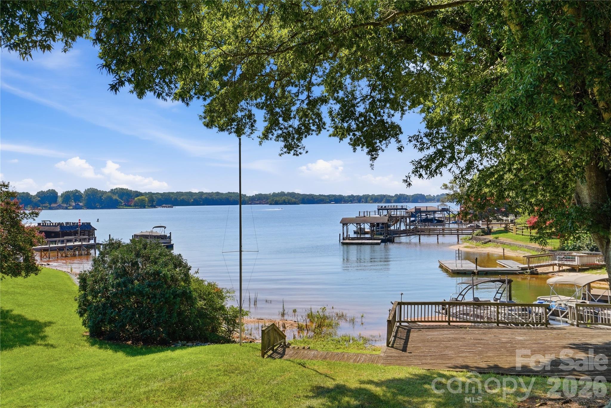 332 Shoreline Loop Property Photo 5