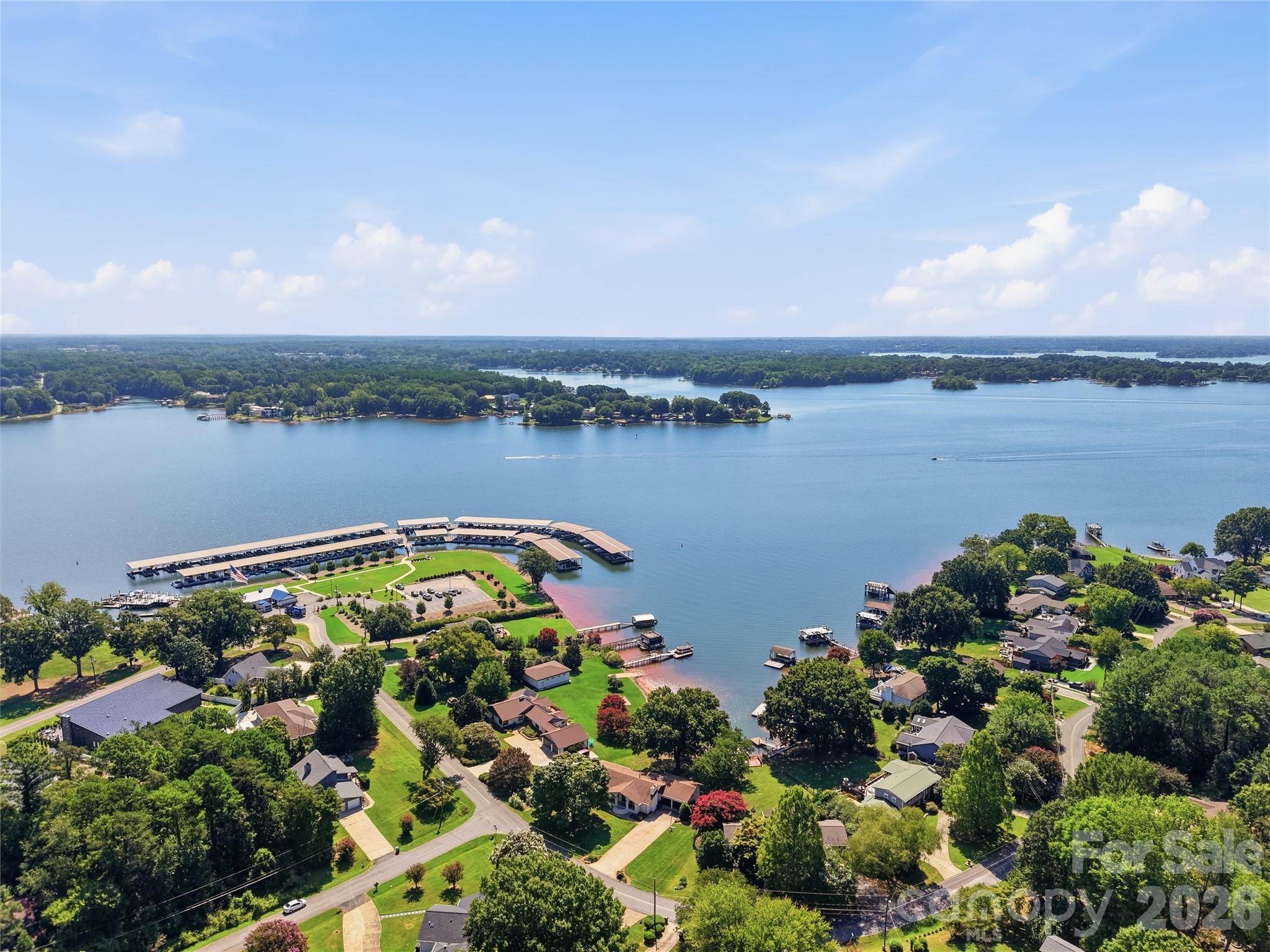 332 Shoreline Loop Property Photo 6