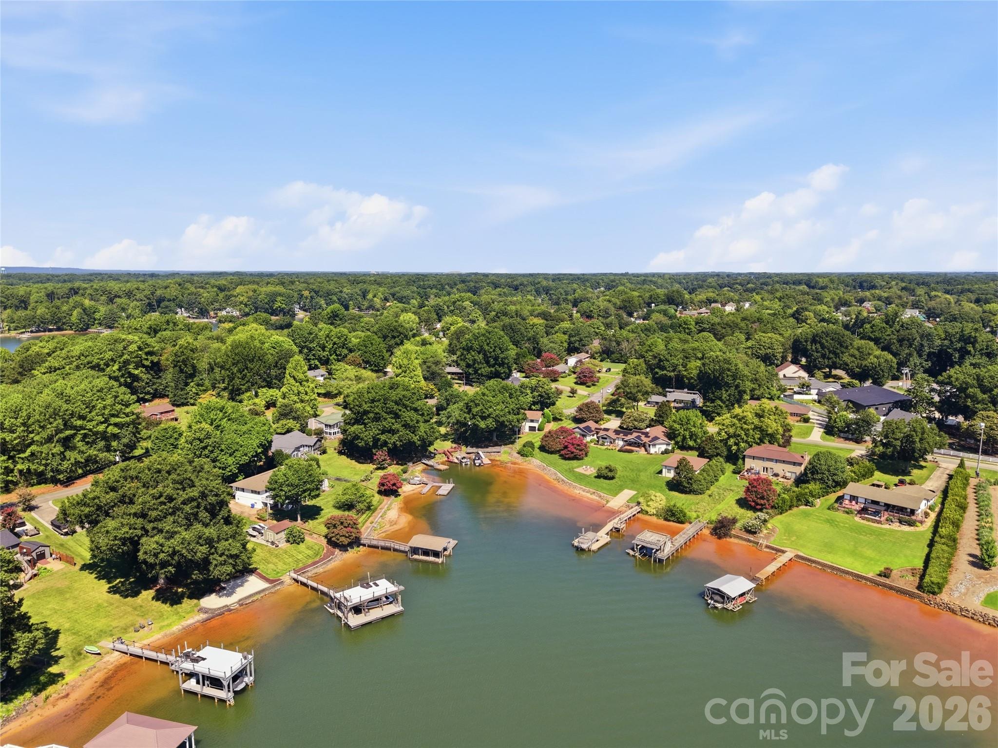 332 Shoreline Loop Property Photo 7