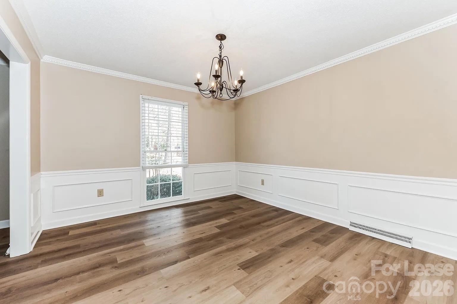 2801 Valencia Terrace Property Photo 4
