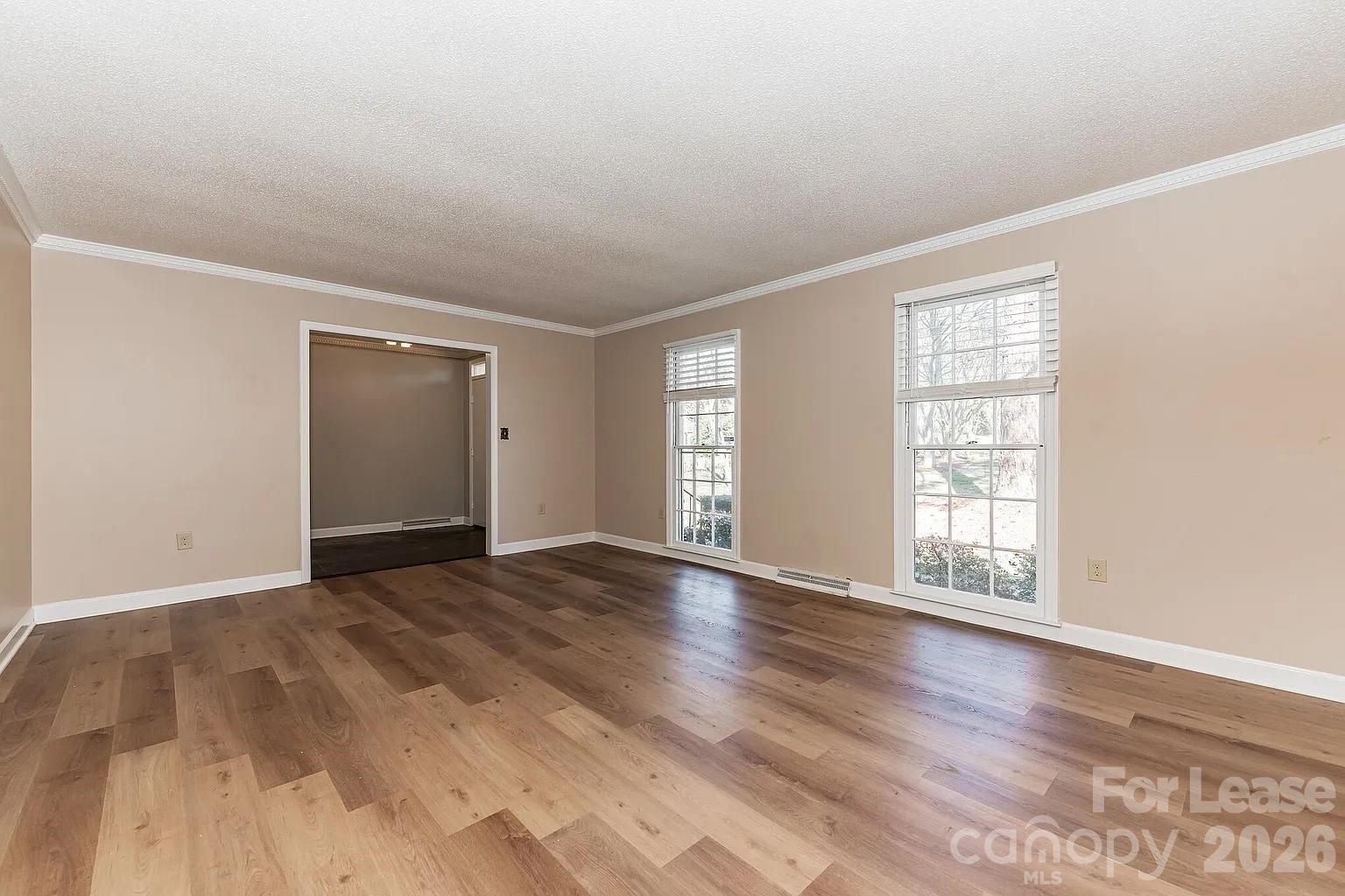 2801 Valencia Terrace Property Photo 5