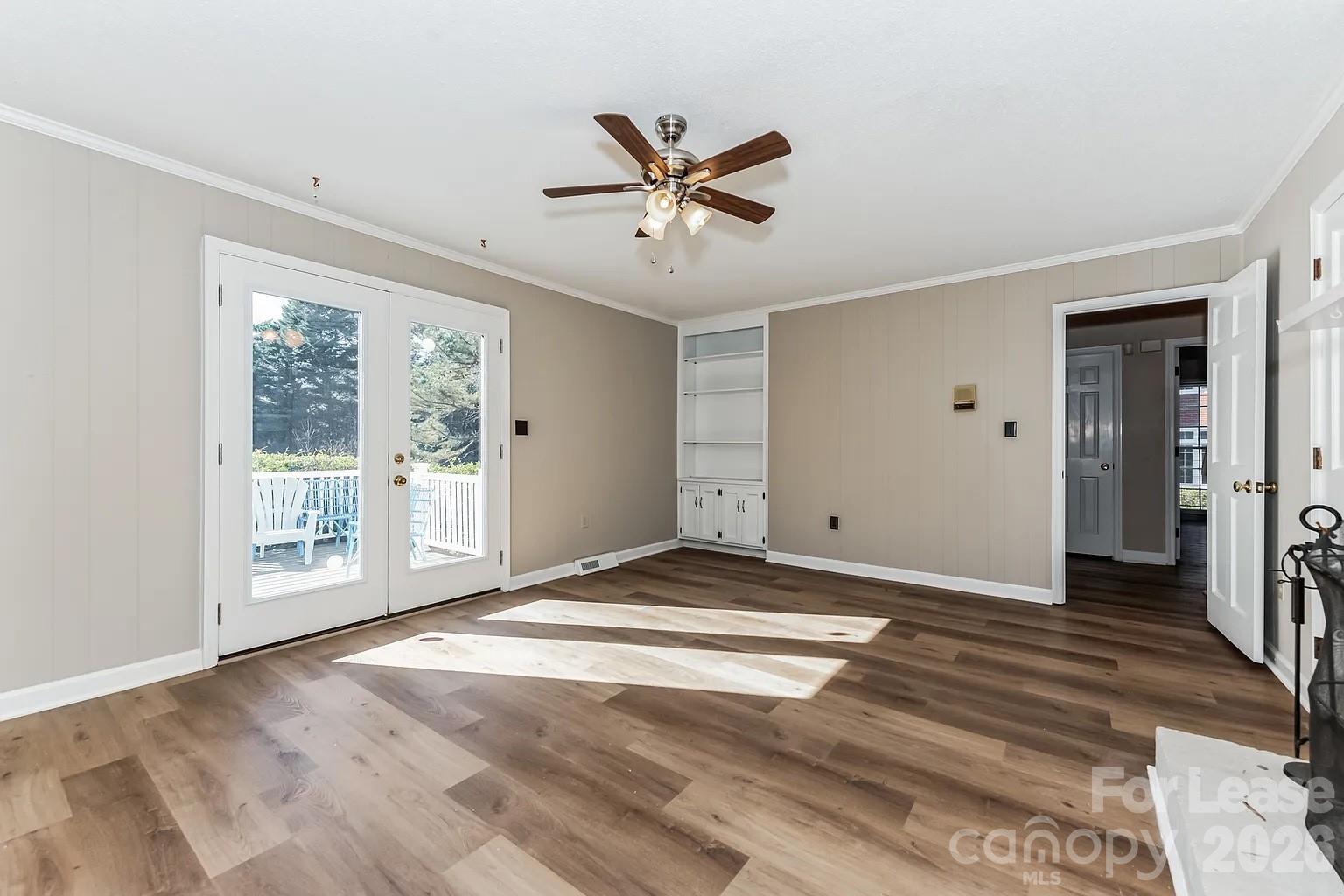 2801 Valencia Terrace Property Photo 11