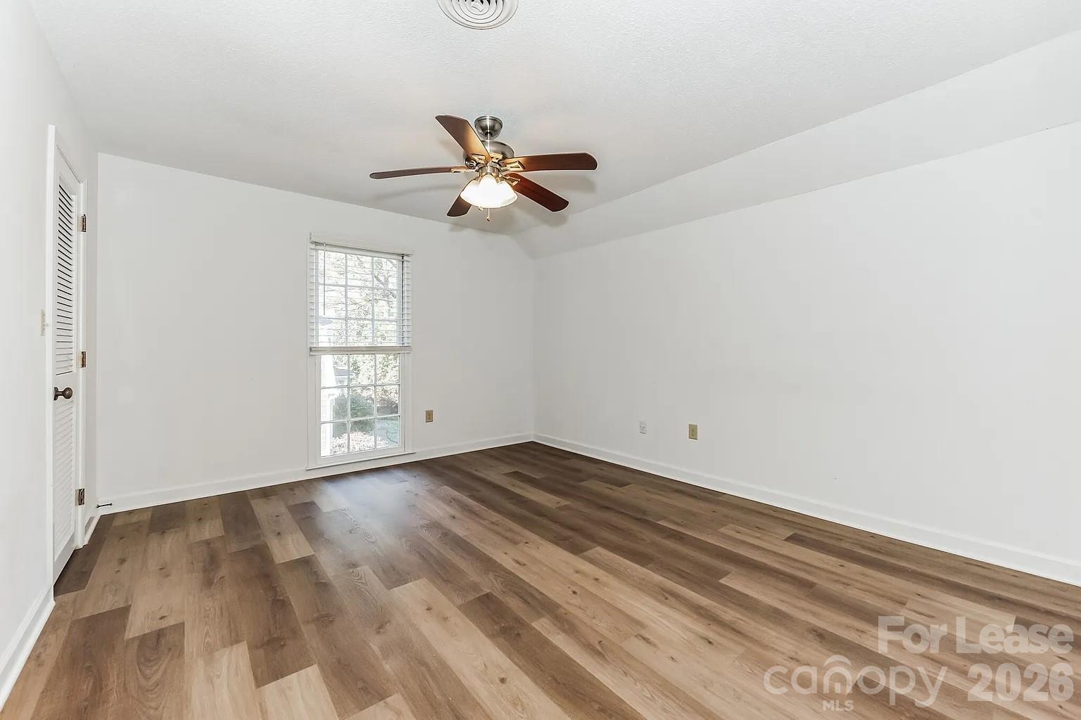 2801 Valencia Terrace Property Photo 23