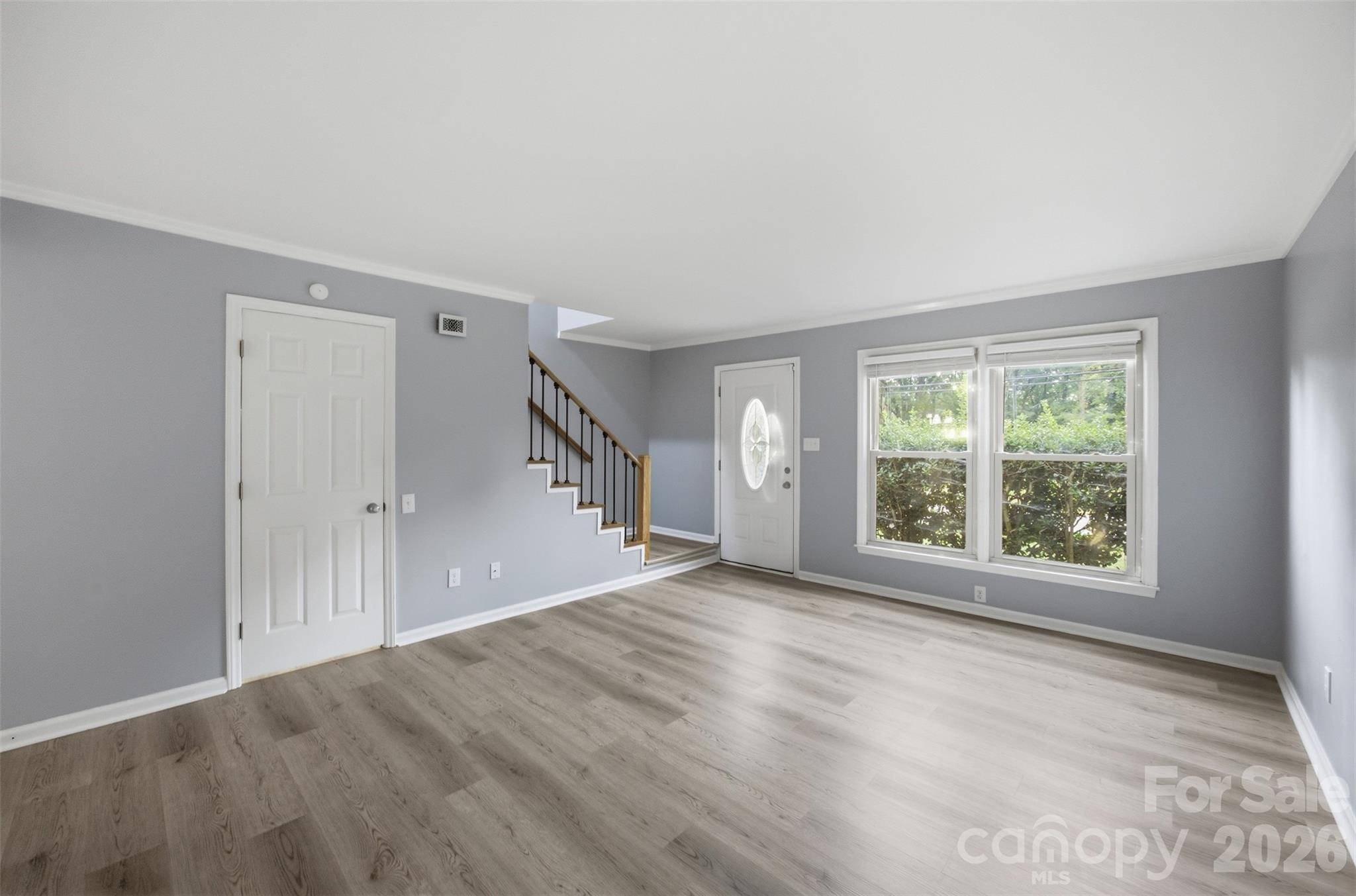 1228 Oakwood Avenue B Property Photo 5