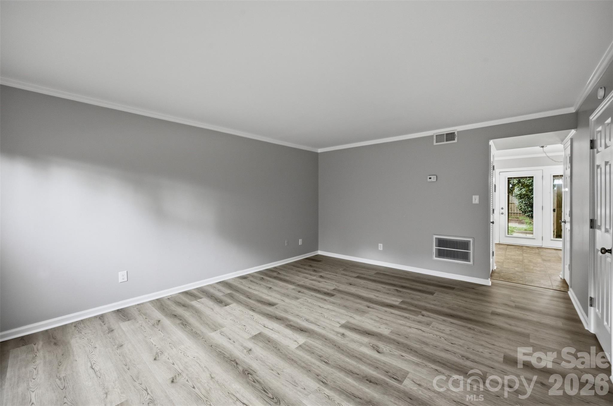 1228 Oakwood Avenue B Property Photo 6