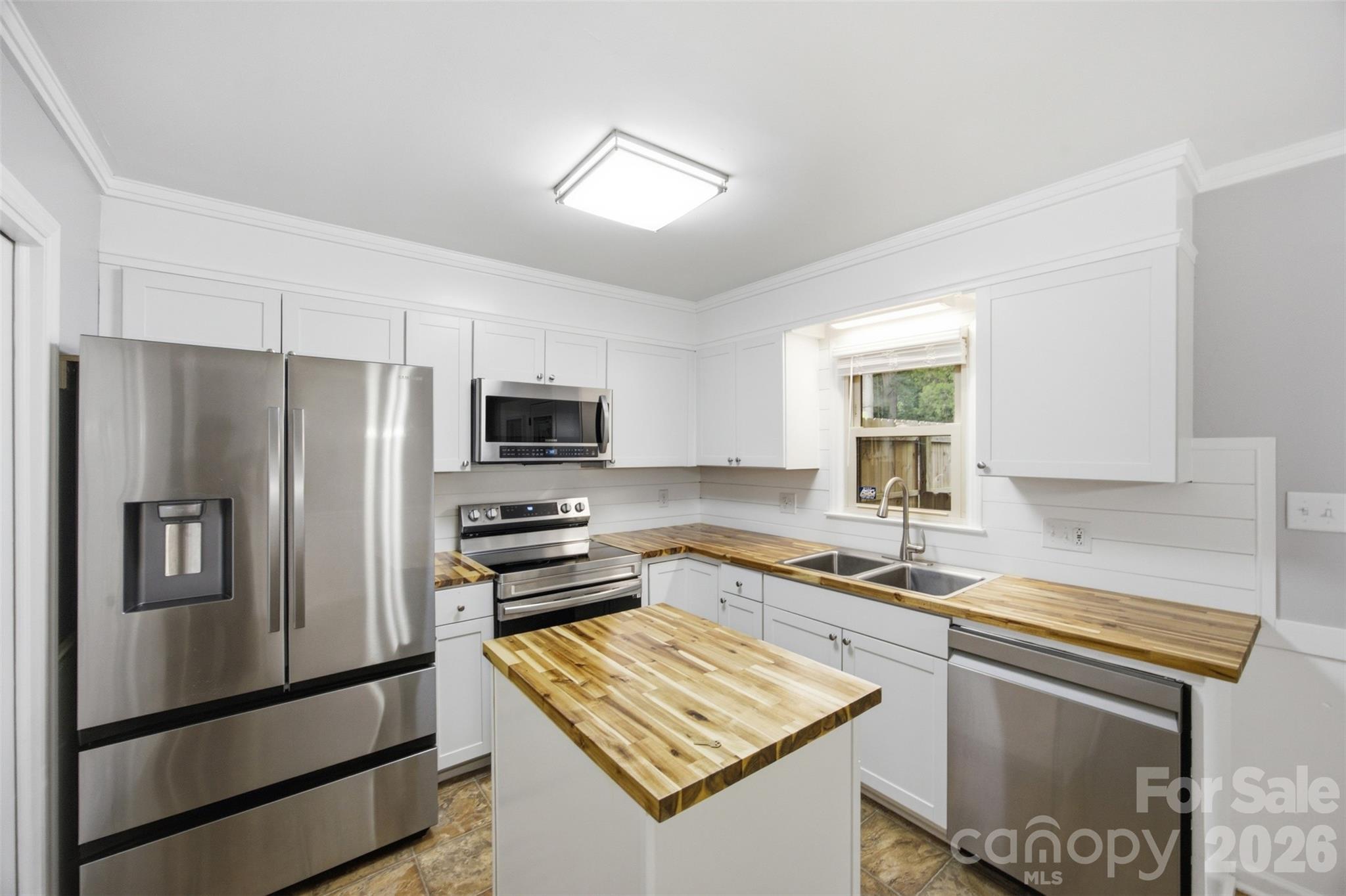 1228 Oakwood Avenue B Property Photo 12