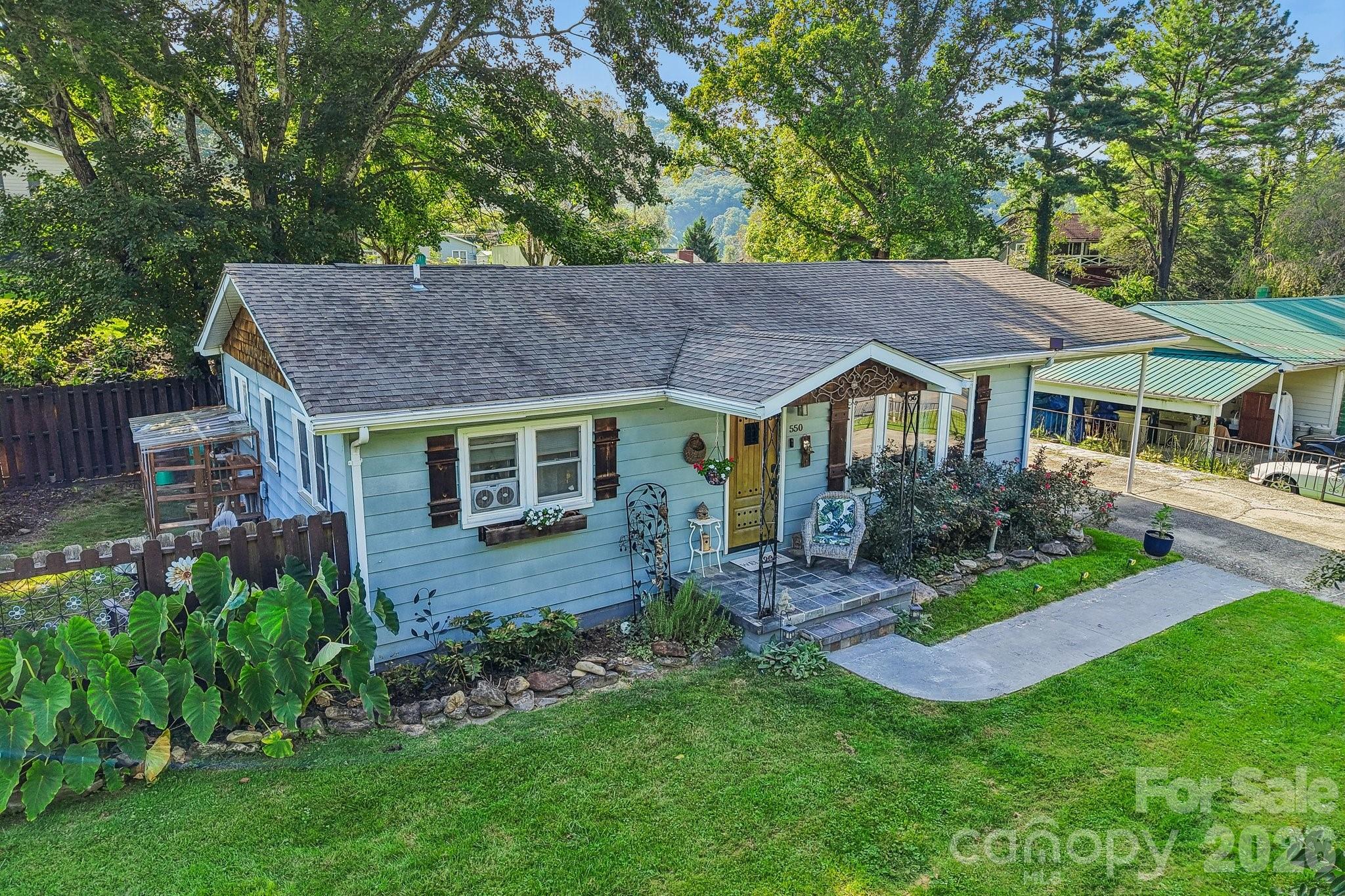 550 Lickstone Road Property Photo 1