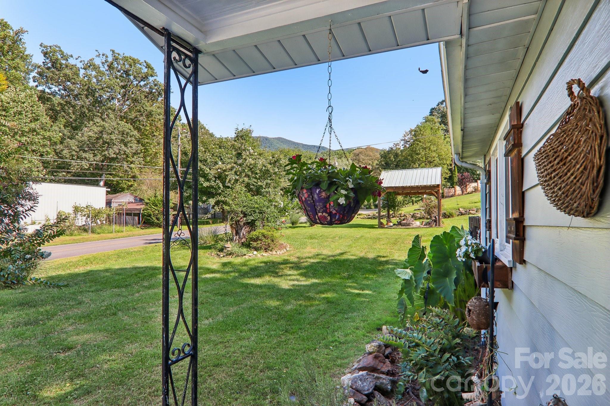 550 Lickstone Road Property Photo 2