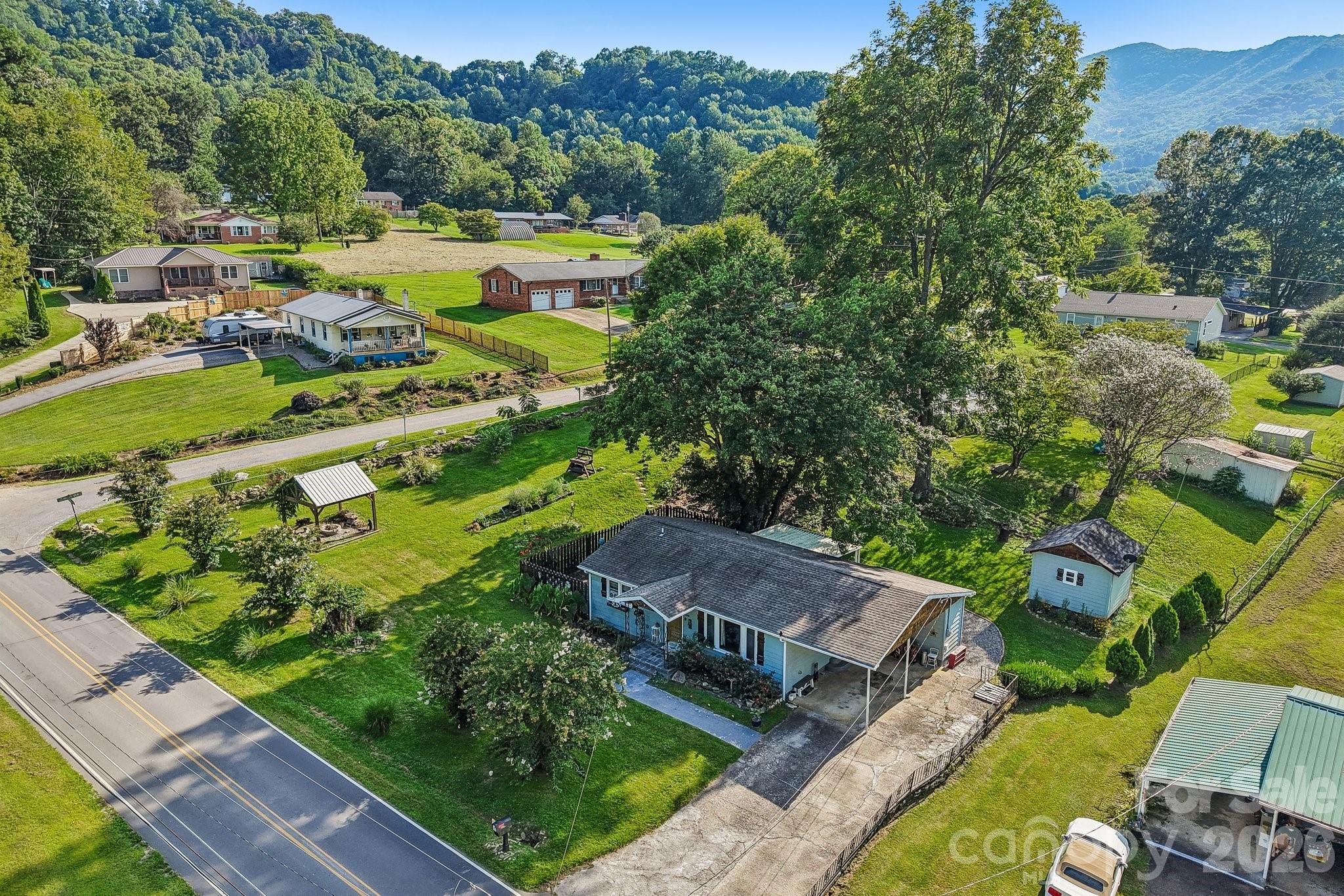 550 Lickstone Road Property Photo 3