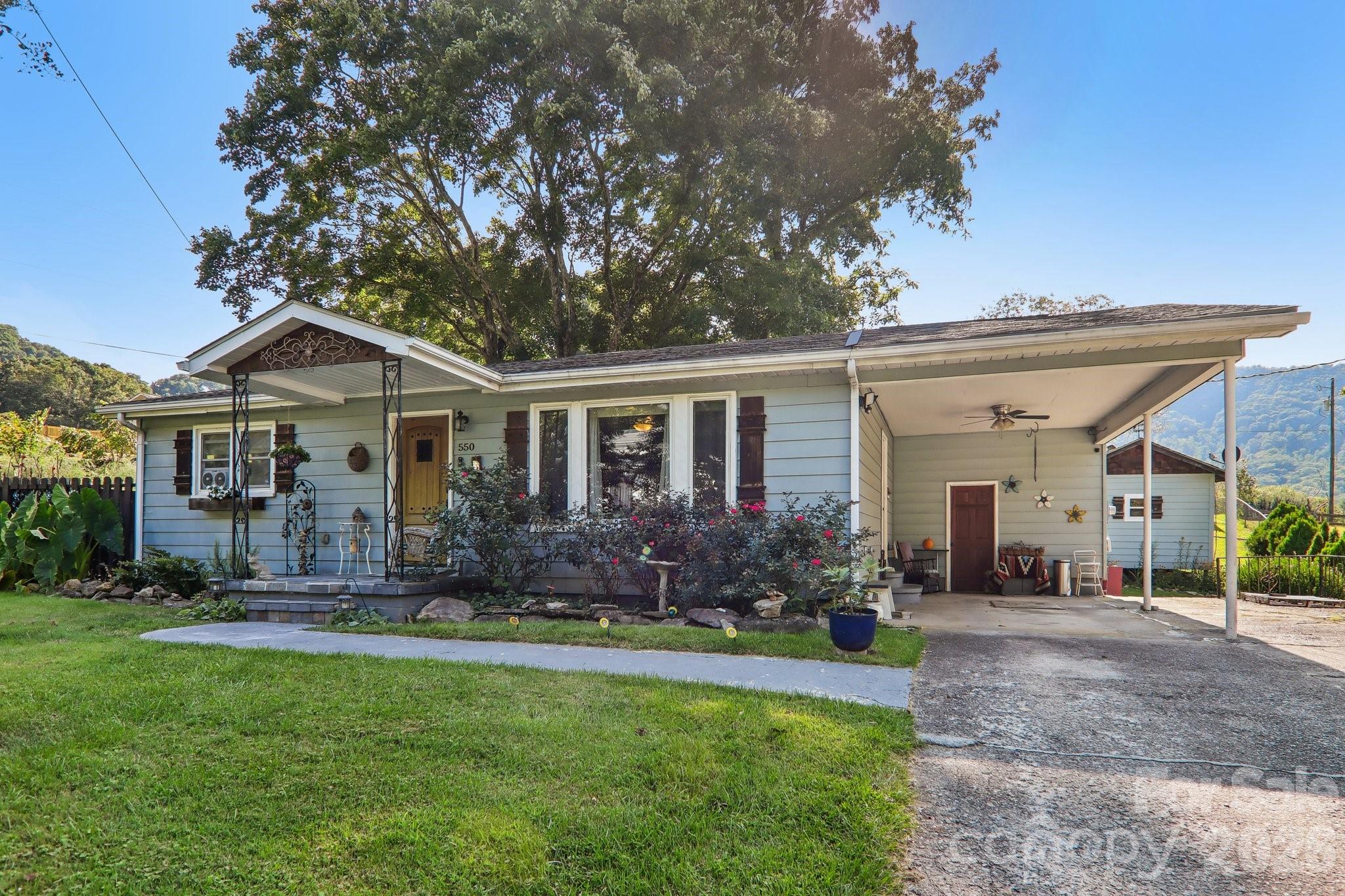 550 Lickstone Road Property Photo 5