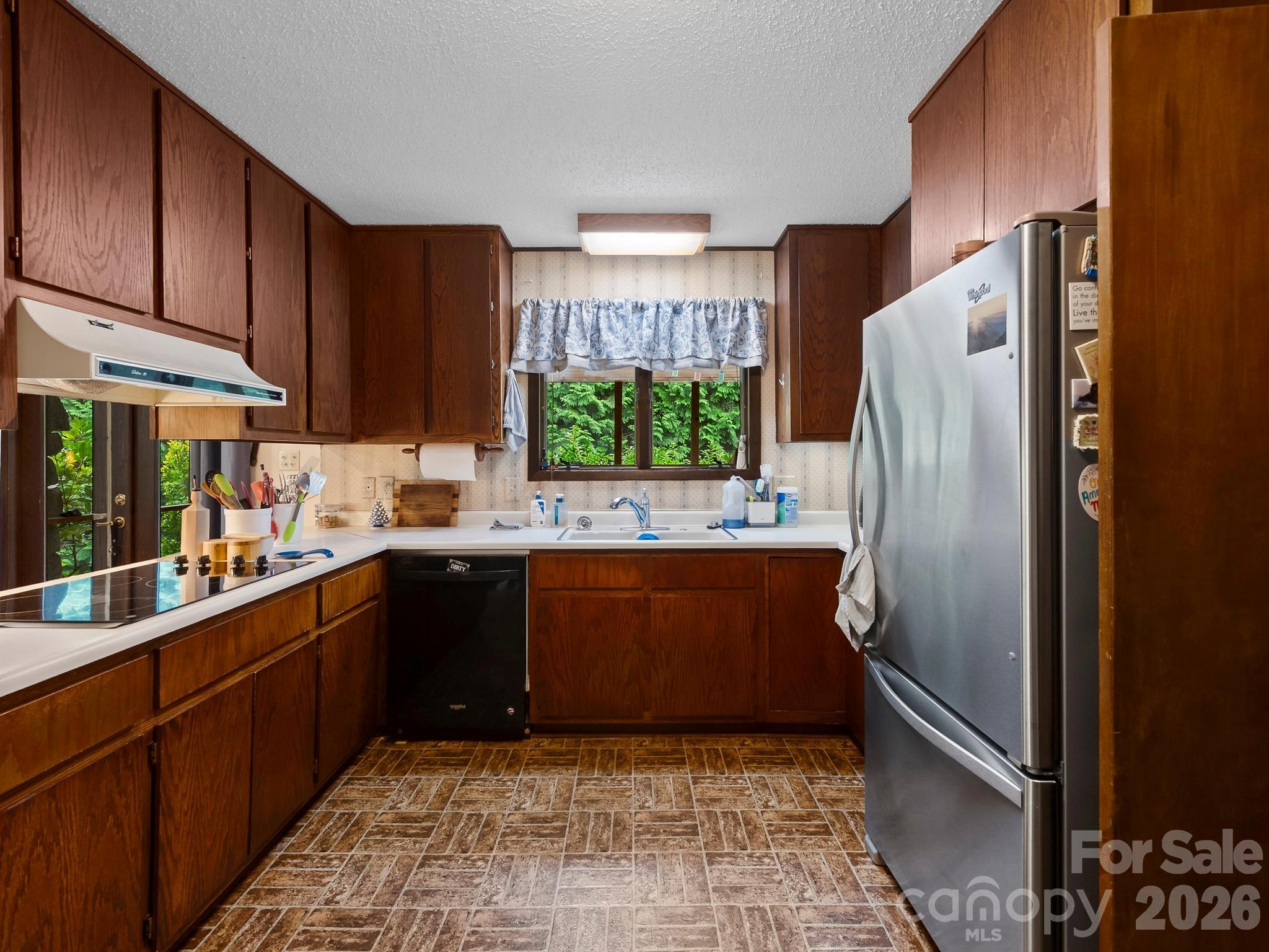 343 White Pine Drive Property Photo 11