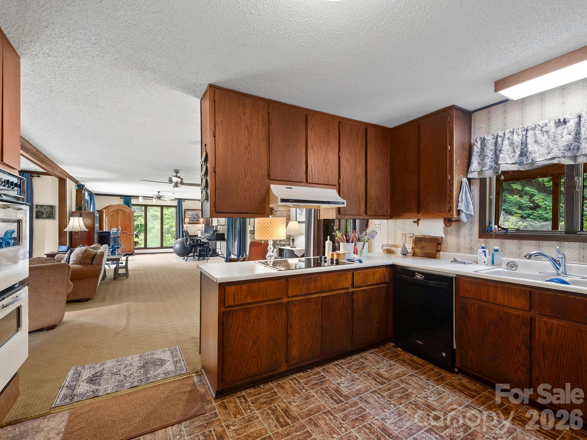 343 White Pine Drive Property Photo 12