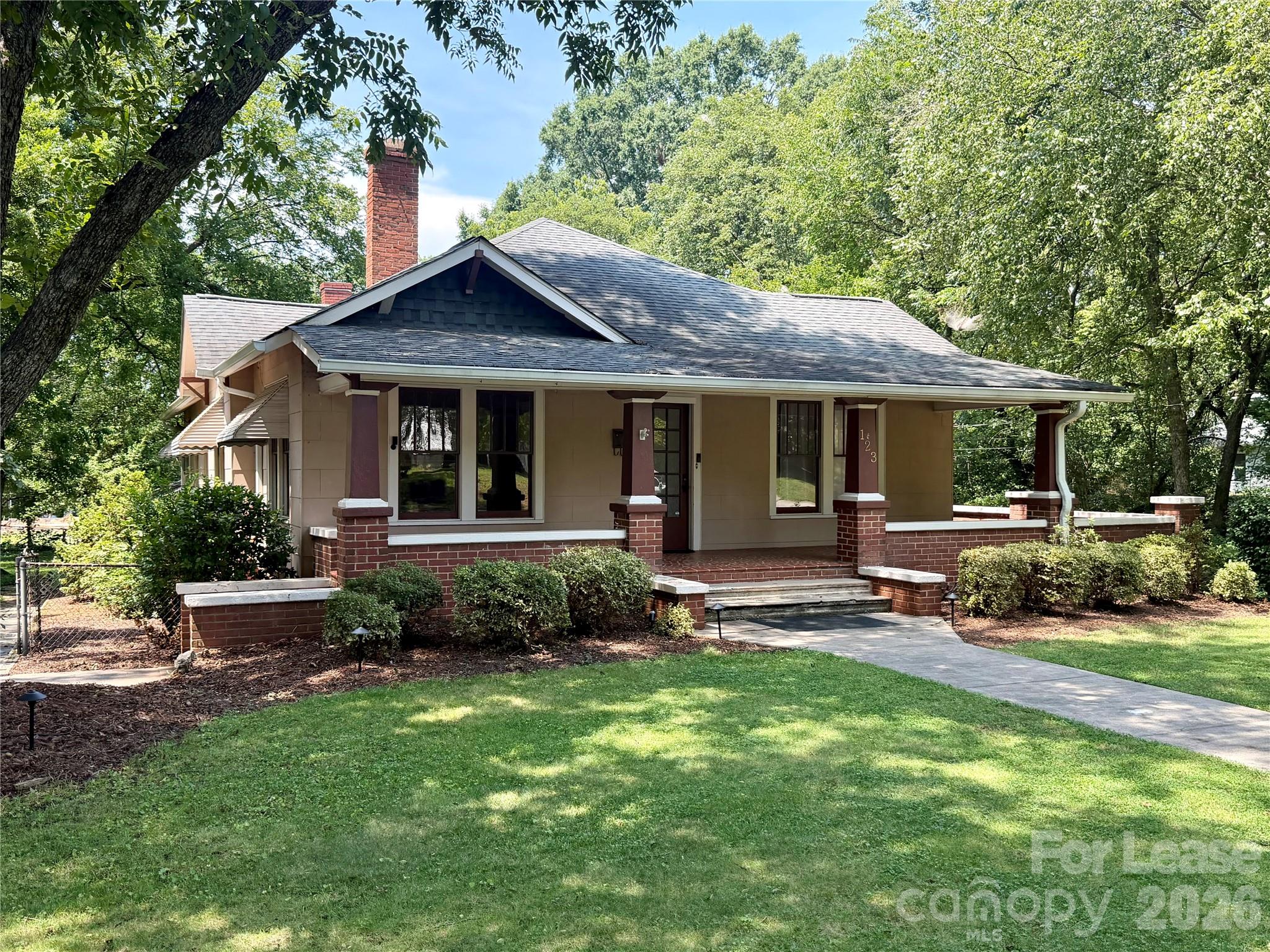 123 S Sycamore Street Property Photo 1